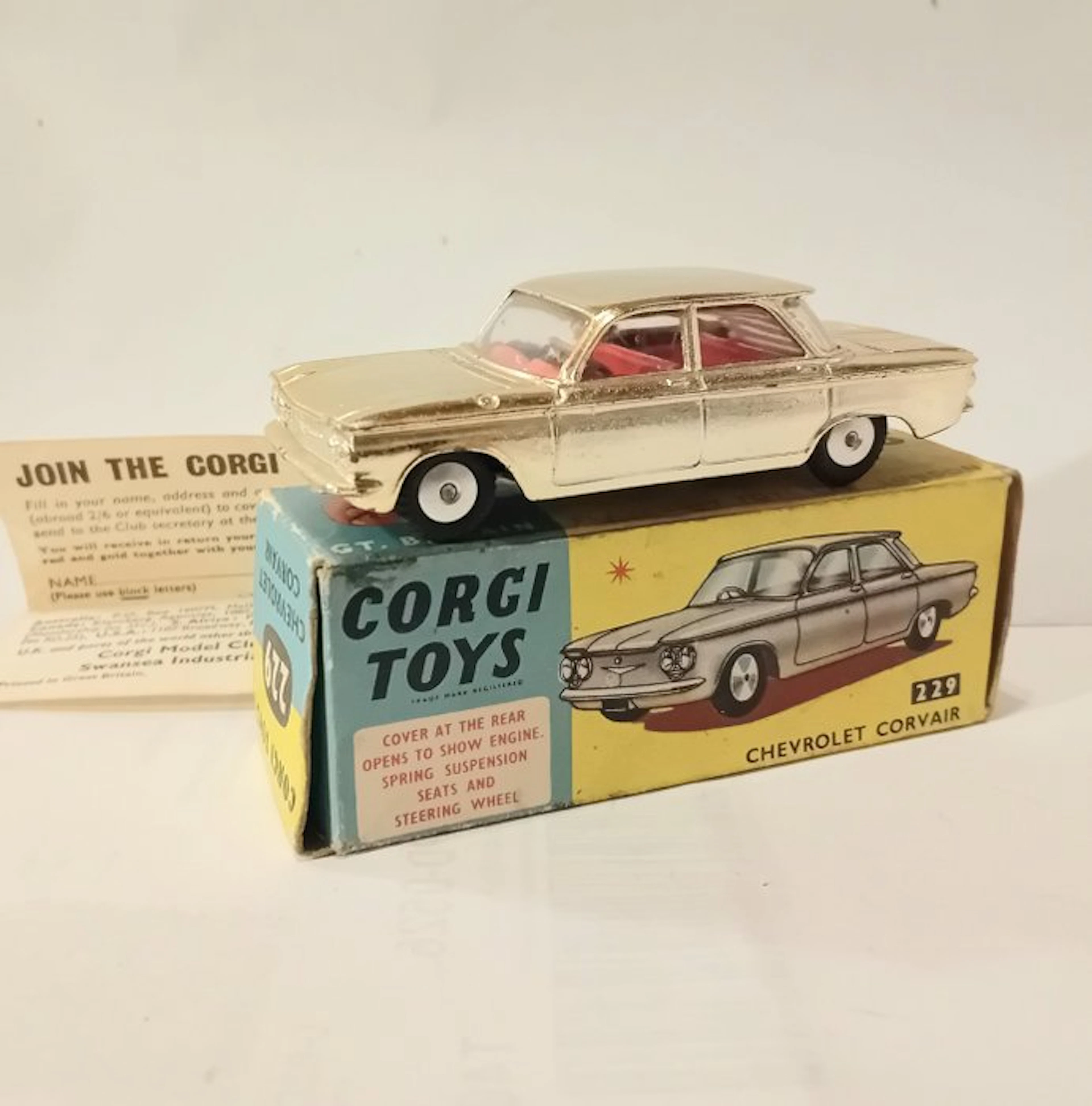 Corgi 1:43 - Model car - Chevrolet Corvair (229)