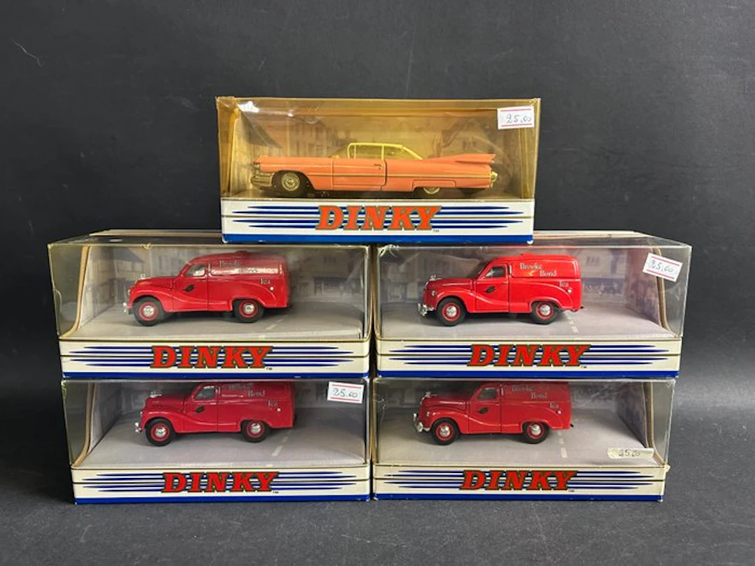 Dinky Toys 1:43 - Model car (5) - Austin / Cadillac - 4x...