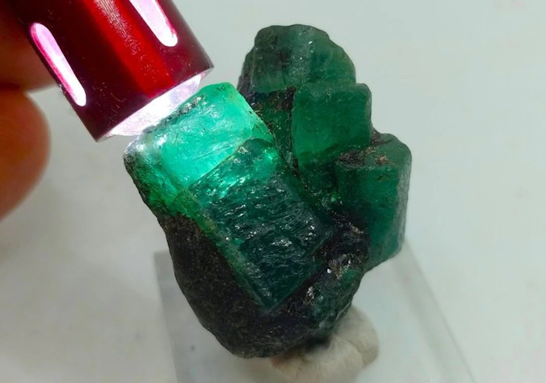106 cts - "Big" Fantastic Natural Crystal Emerald- 21.2 g