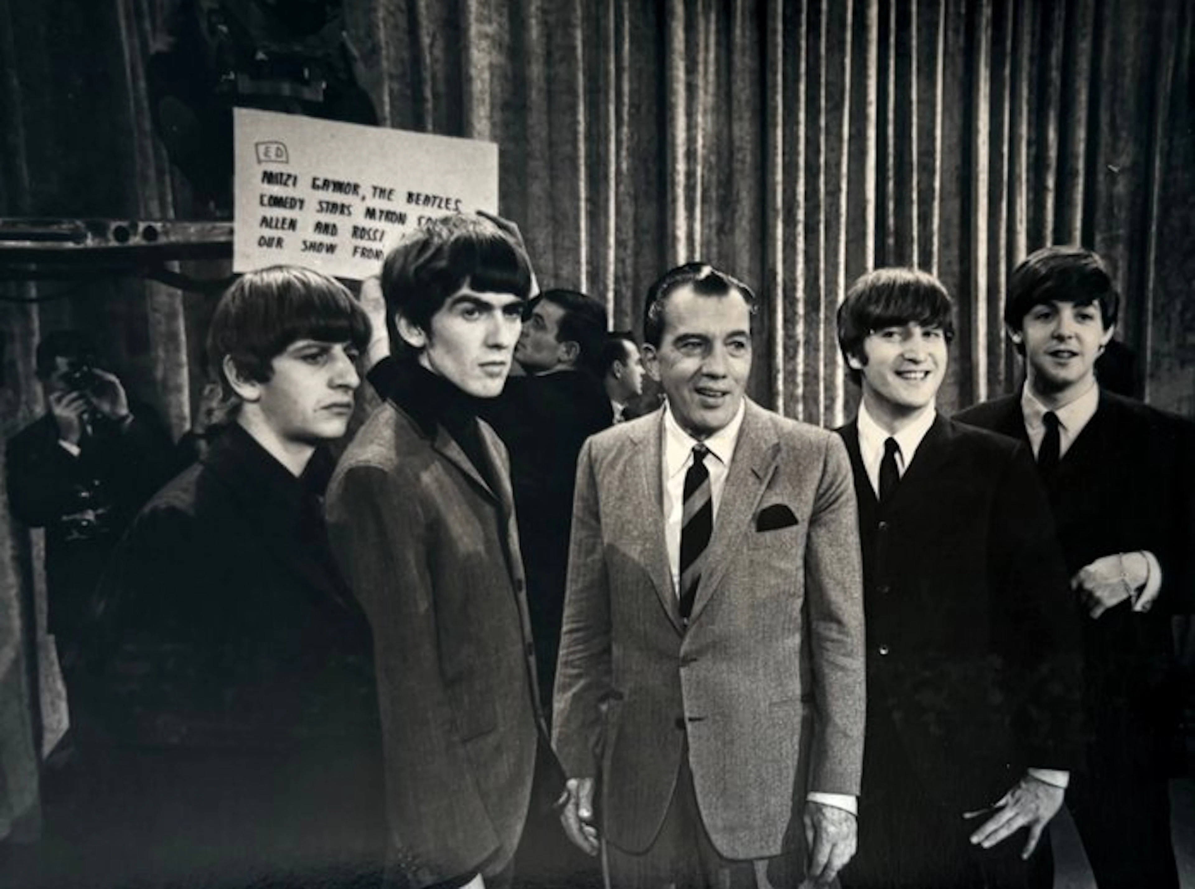 DUFOTO - The Beatles con Ed Sullivan negli USA