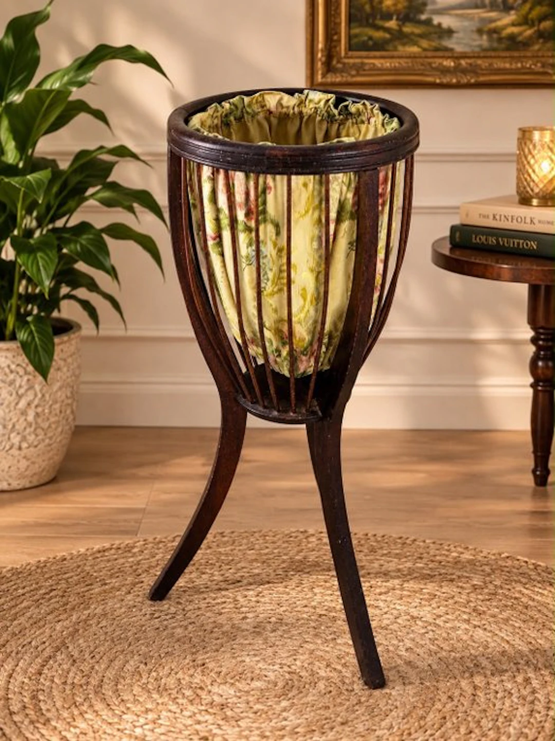 Sewing box - Vintage tripod sewing table in curved wood...