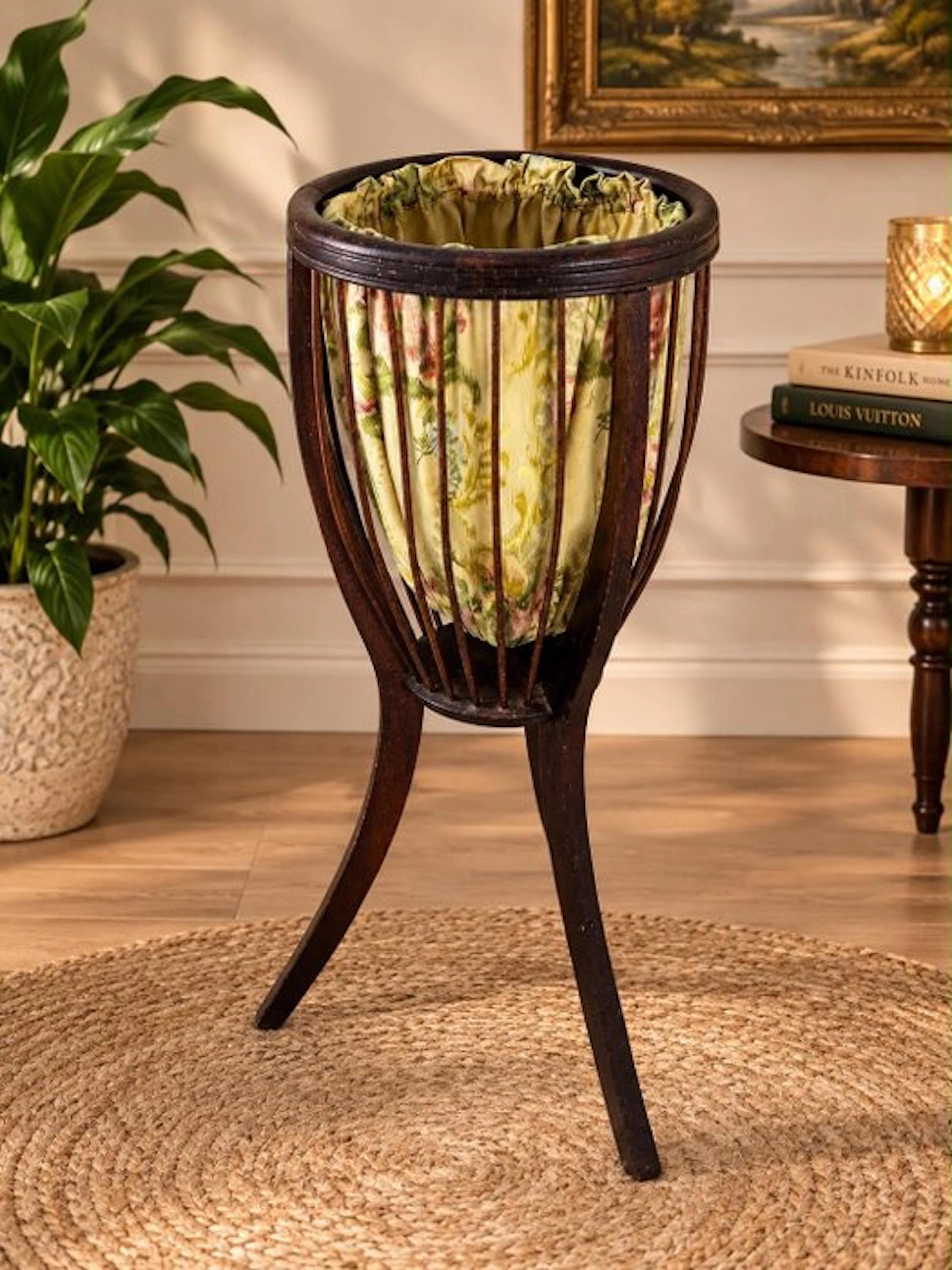 Sewing box - Vintage tripod sewing table in curved wood...