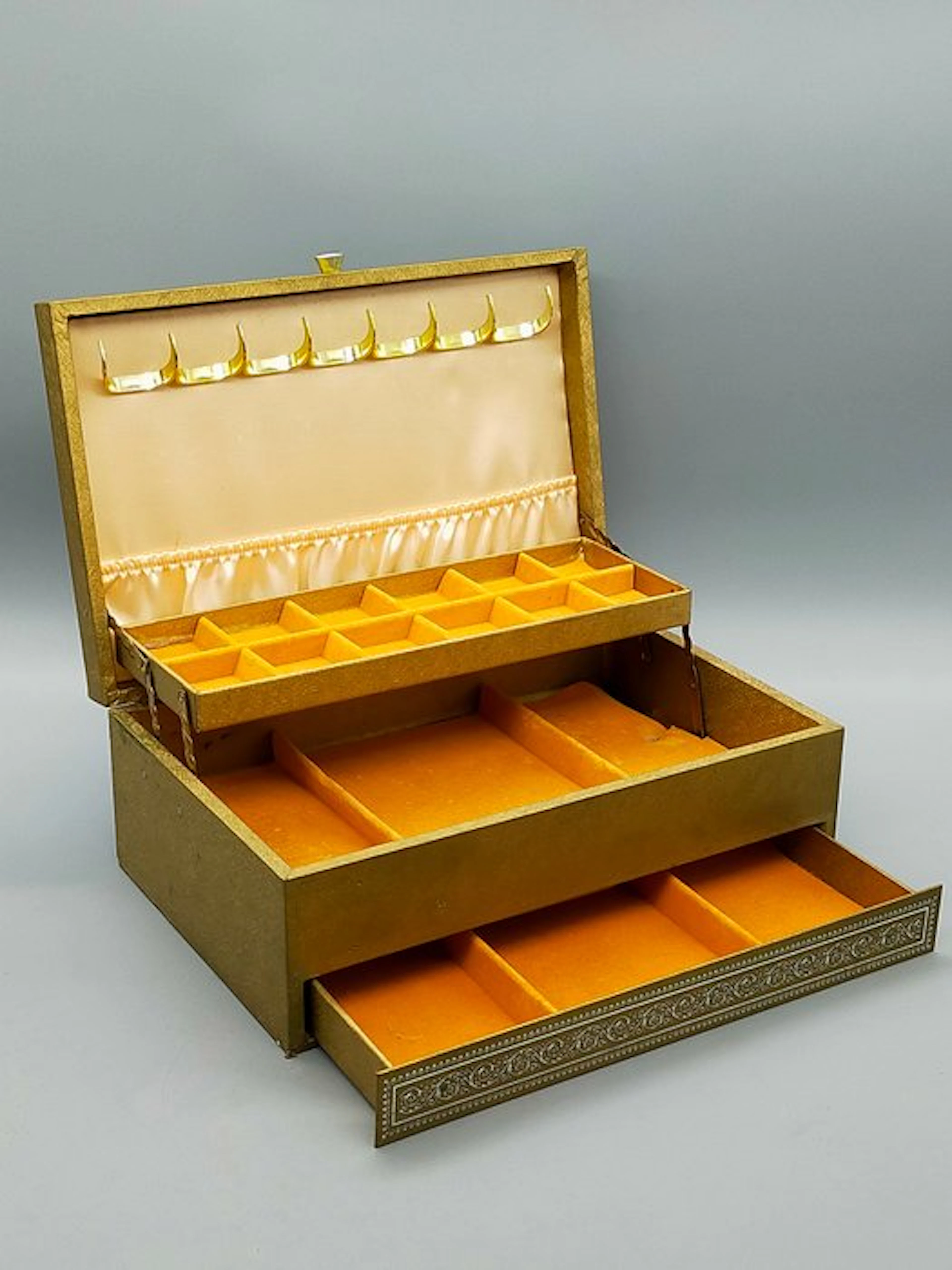 Jewellery box - Elegant jewelry casket – vintage jewelry box with tiers - Wood