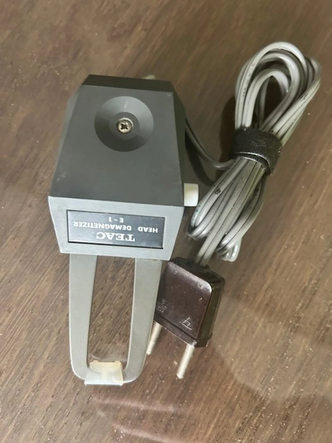 TEAC - E-1 / Cassette & Reel-to-Reel Tape Head Demagnetizer Audio component