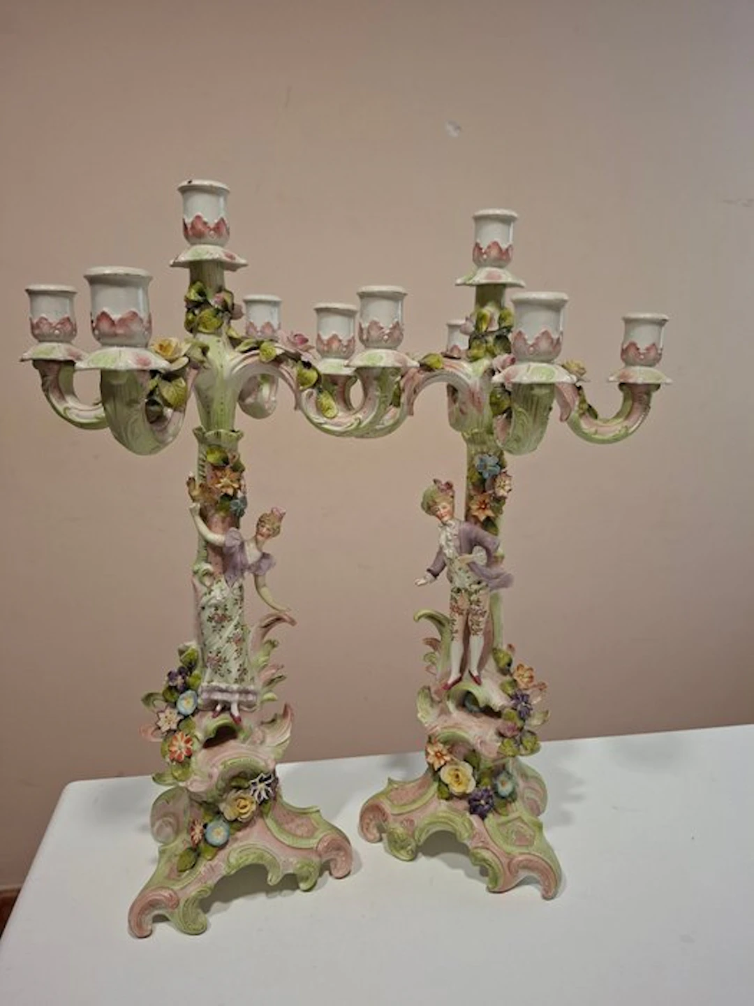 Candelabrum (2) - Porcelain - Pair of candelabras