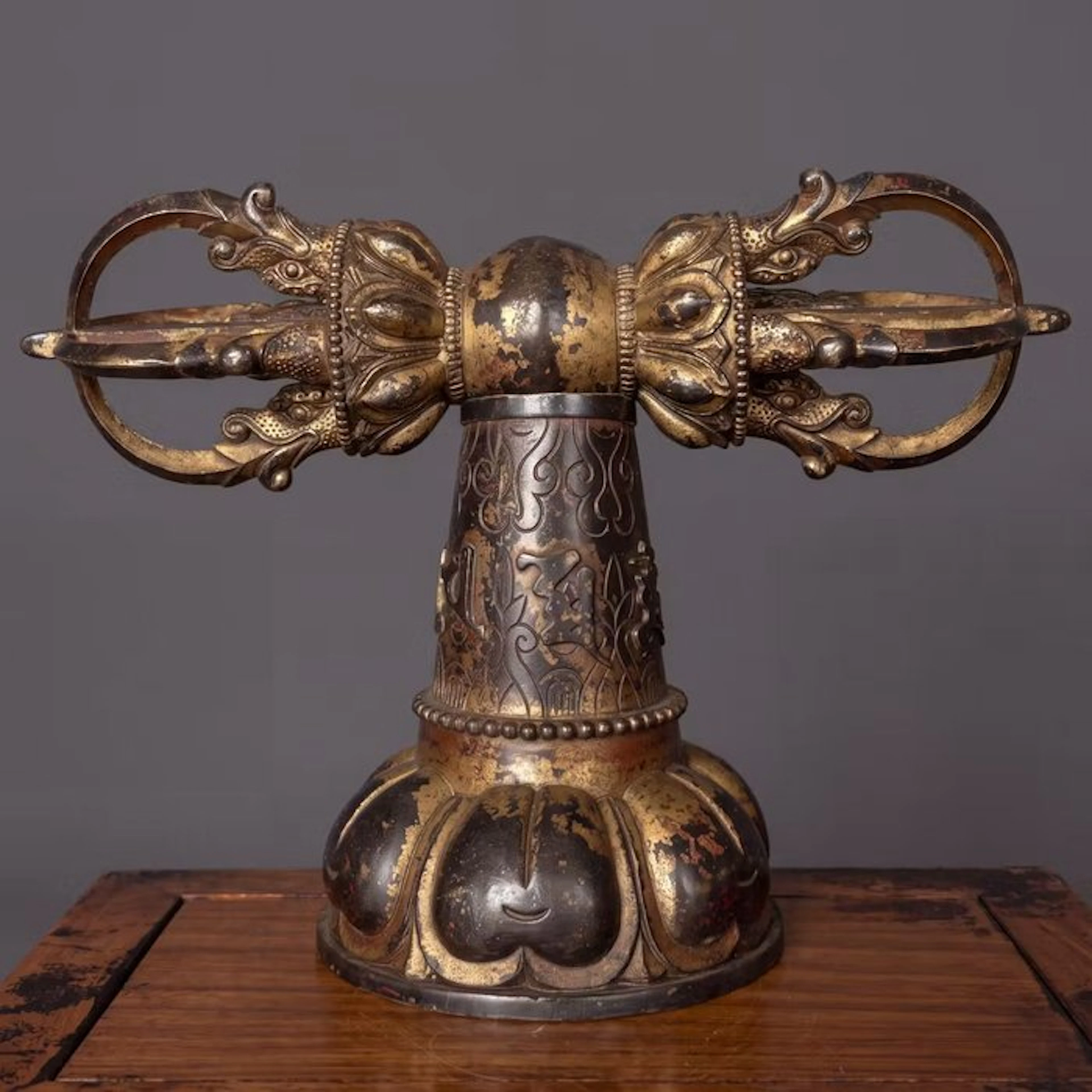 Vajra in houder - Bronze - Asia