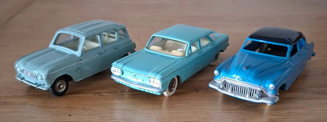 Dinky Toys 1:43 - Model small city car (3) - 3 Dinky Toys...