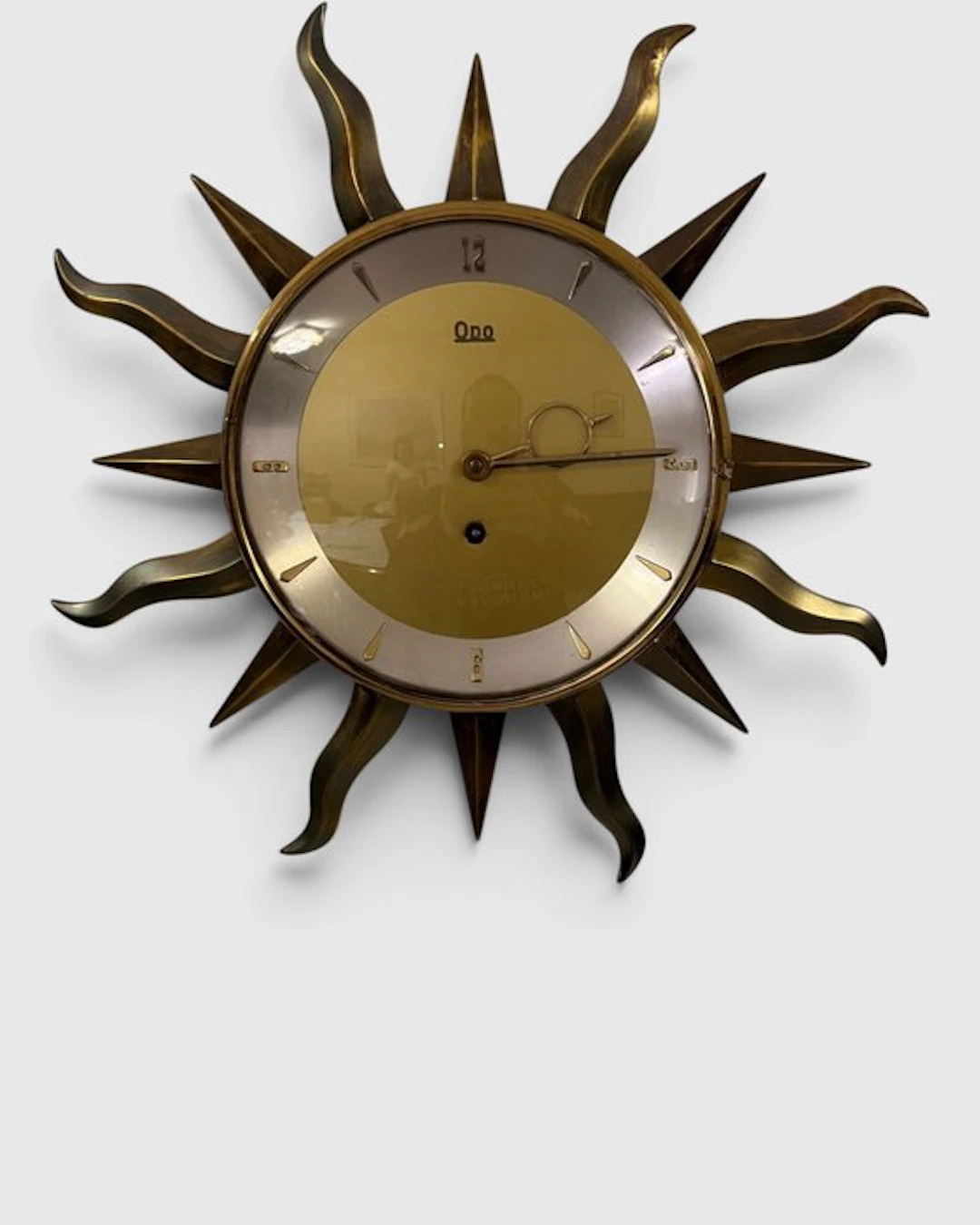 Wall clock - Odo (Frankrijk) - Mid-century modern Brass /...