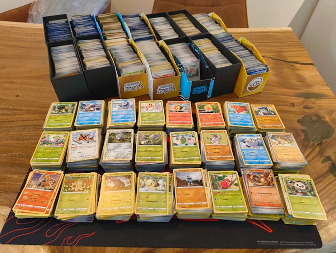 Pokémon - 2500 Bulk cards - Various sets