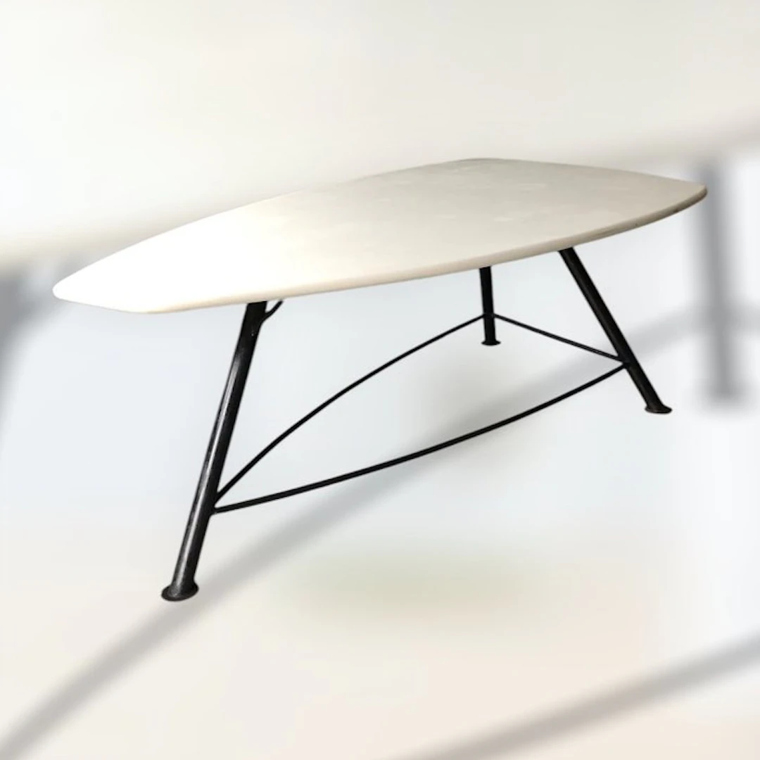 Dining table - Resin, Metal
