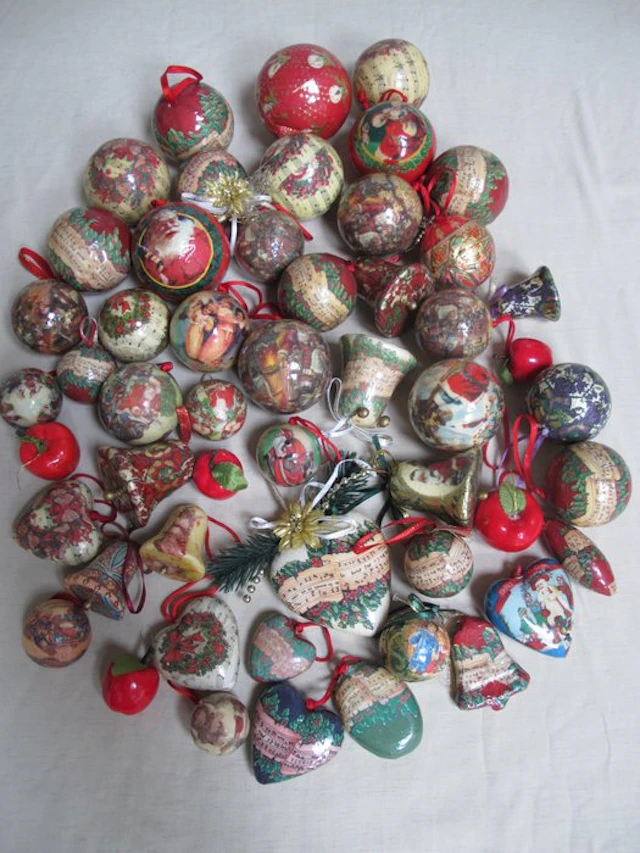 Christmas baubles (52) - Vintage papier-mâché Christmas...