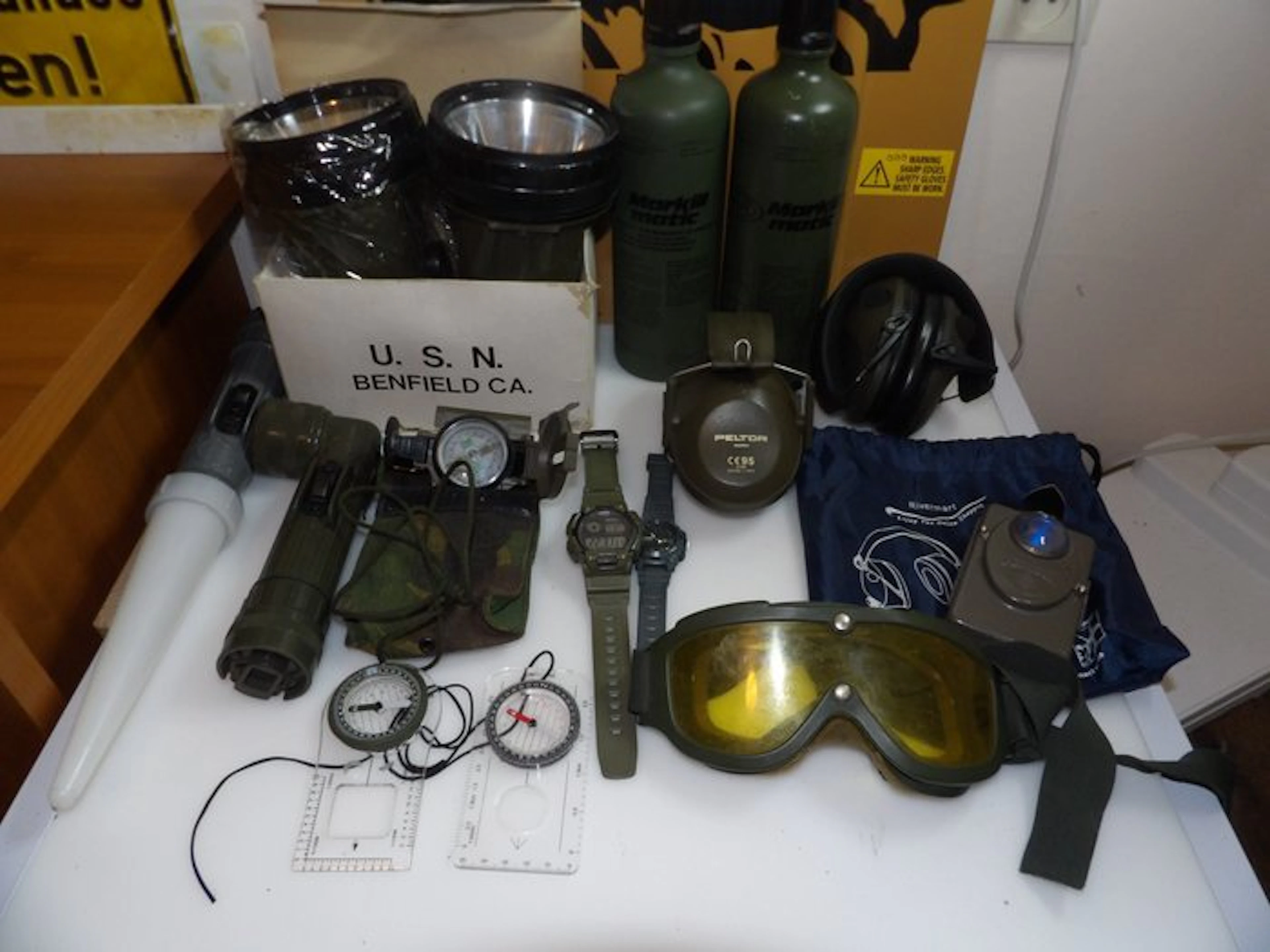 Nice lot of military articles. - Military accessories