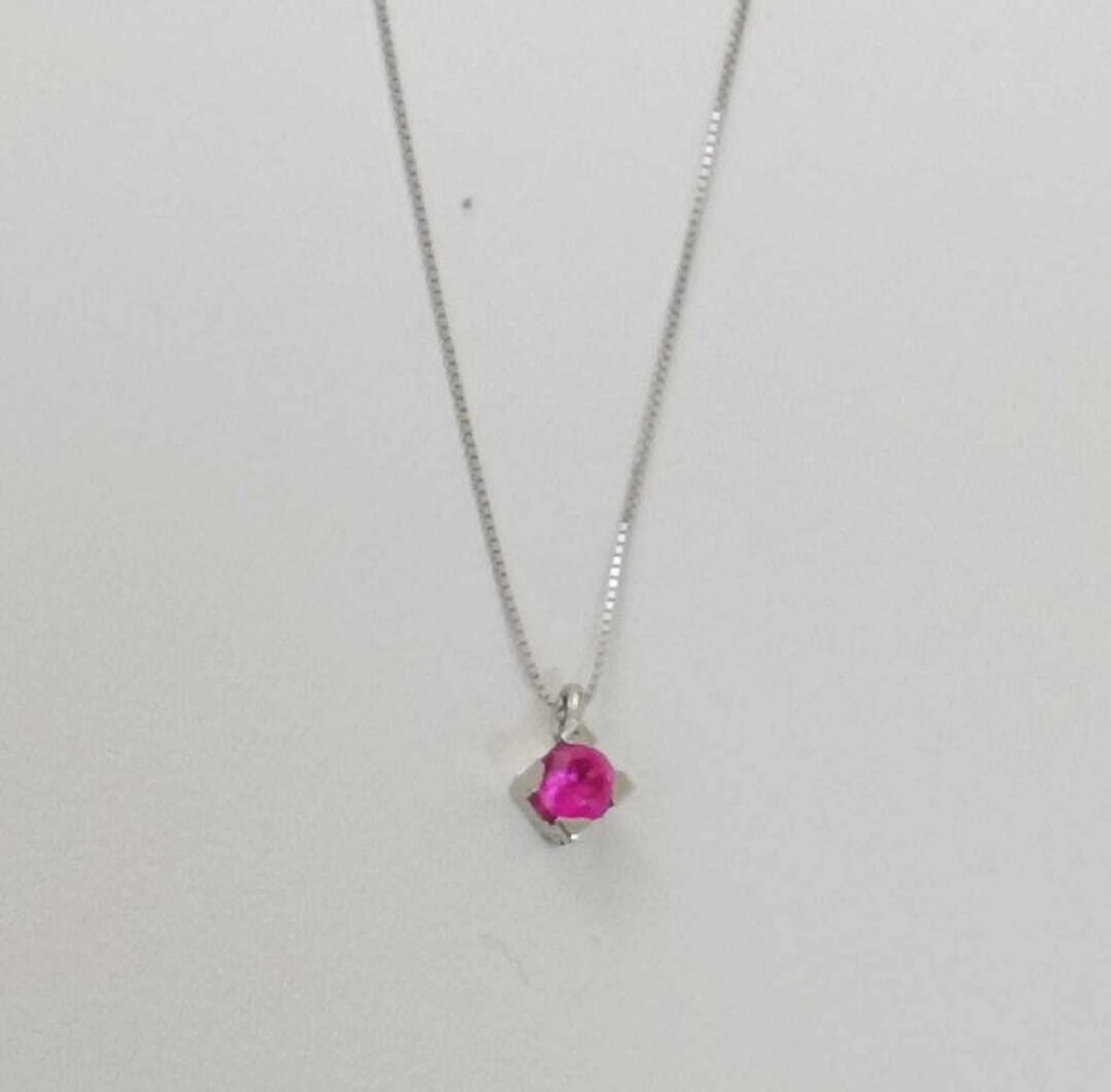 No reserve price - Necklace with pendant - 18 kt. White gold Ruby - Ruby