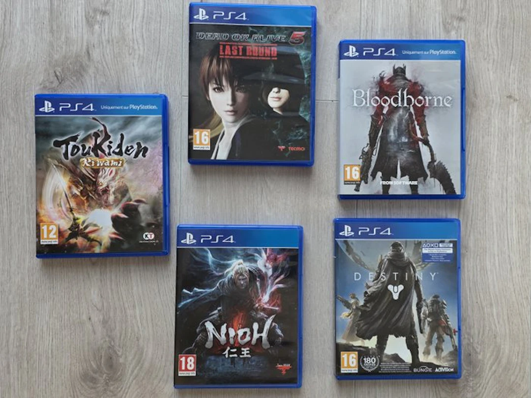 Sony - Playstation 4 (PS4) - PS4 - 5 jeux dans leur boîte...
