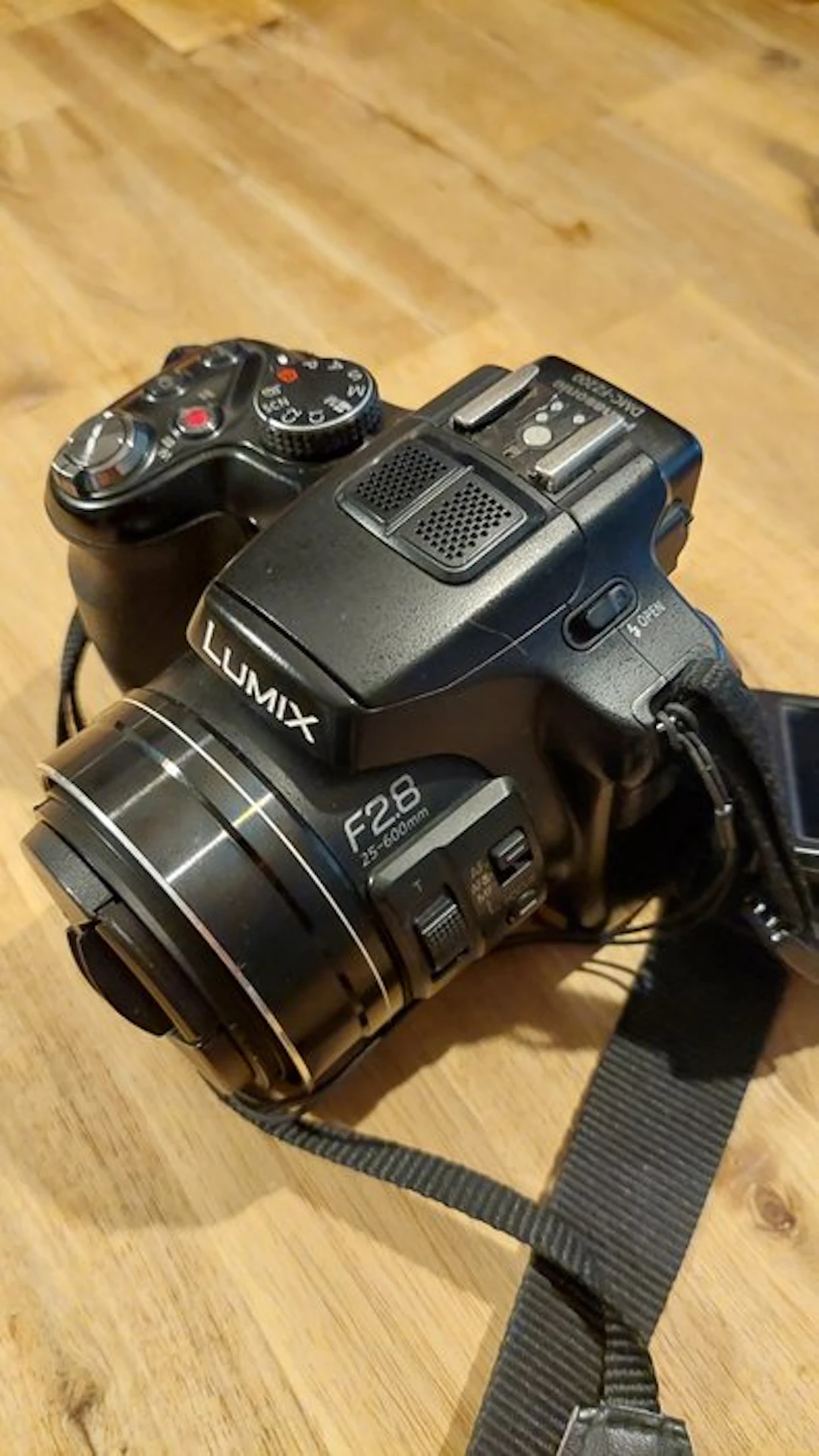Panasonic DMC-FZ200 Digital camera