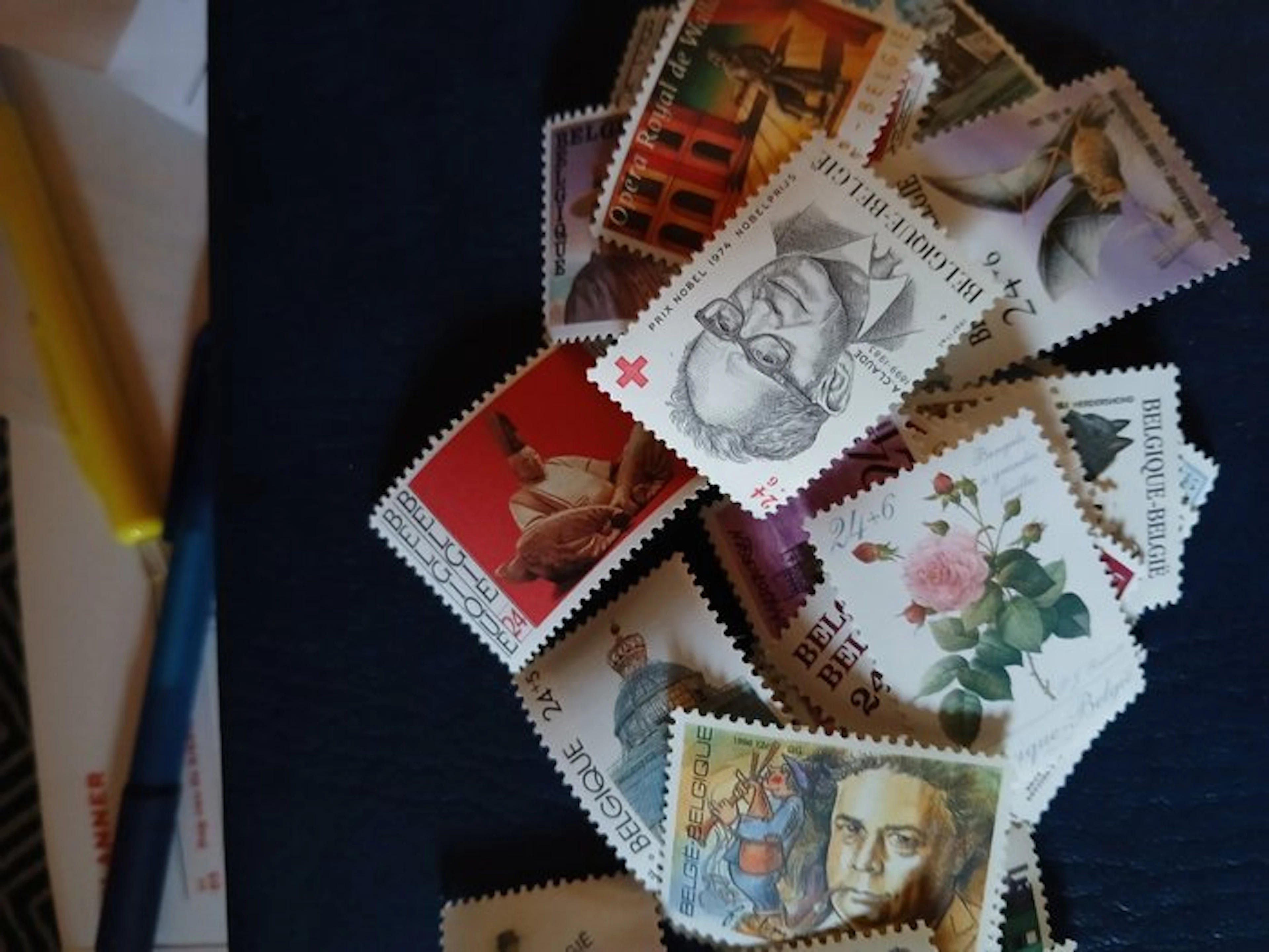 Belgium - Lot of postage stamps — 400 stamps of 24 francs