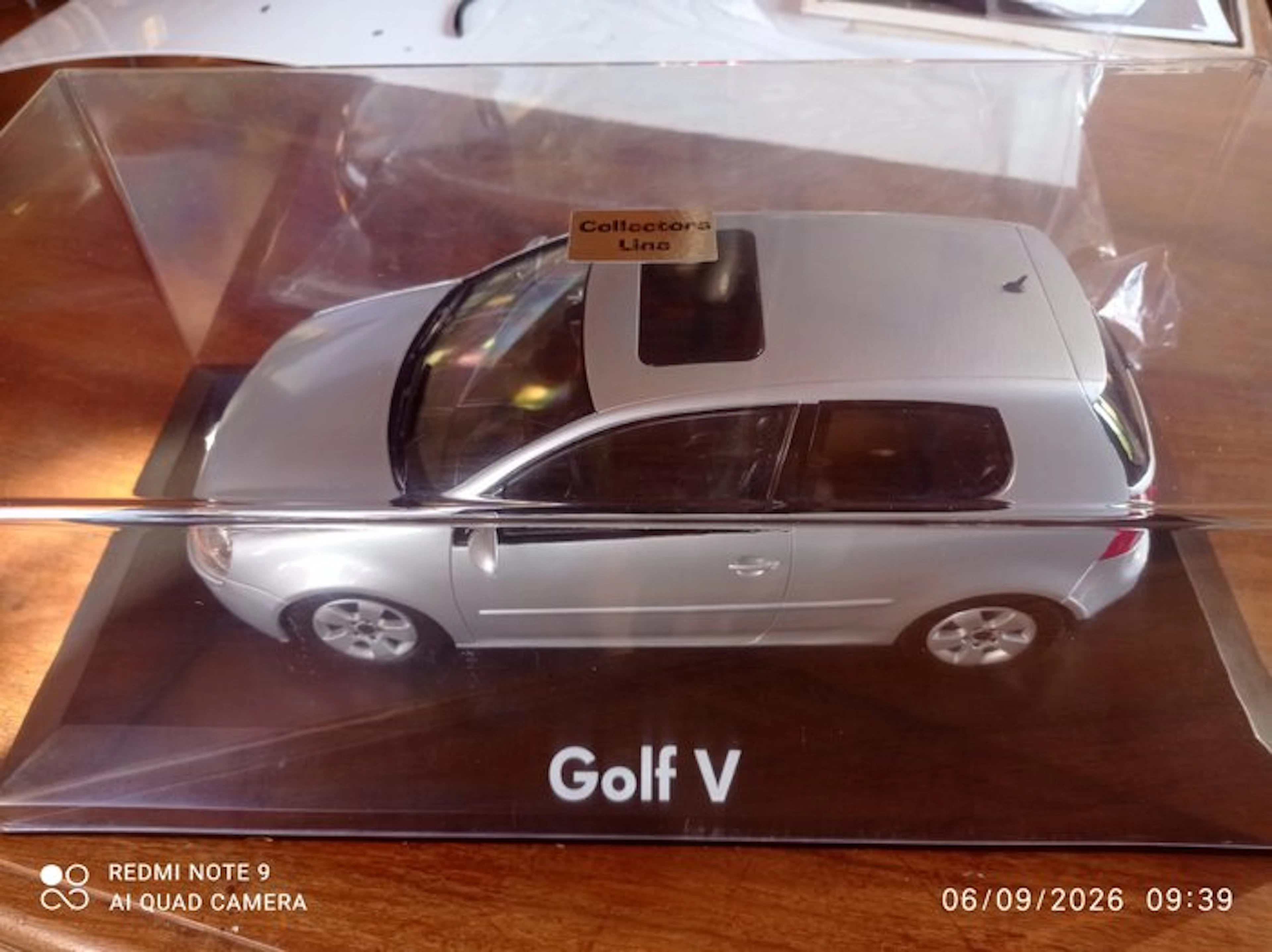 Collectors Line 1:12 - Model car - Volkswagen Golf V - 5
