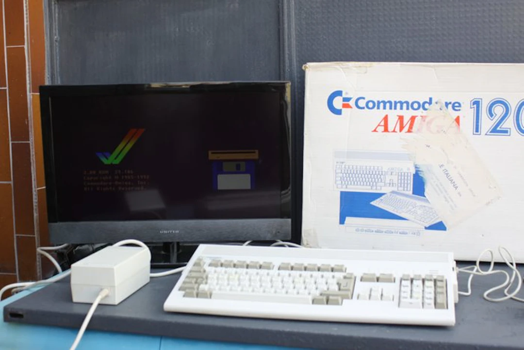 Commodore Amiga 1200 - Computer (1) - In original box