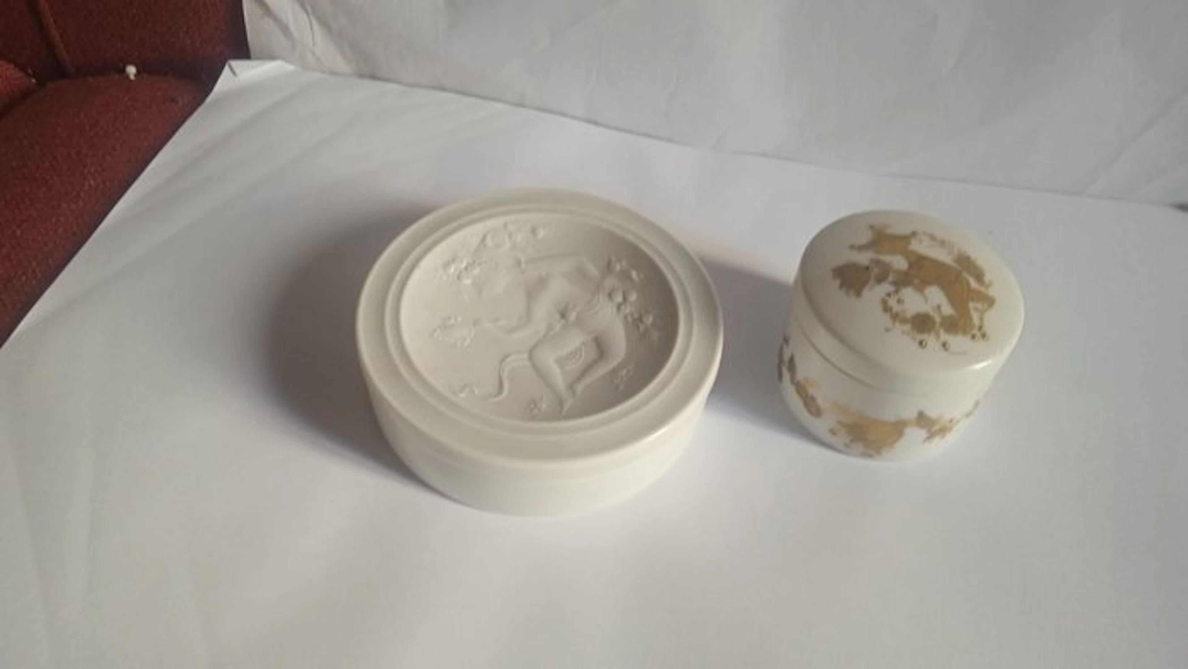 Rosenthal - Bjorn Wiinblad - Jewellery box (2) - Porcelain, Gold - two boxes