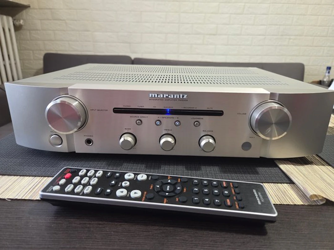 Marantz - PM5004 Solid state integrated amplifier