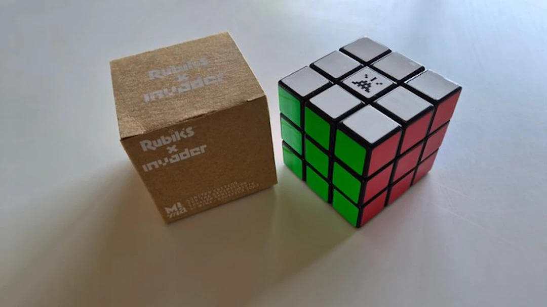 Rubik's - Invader (1969) - Sculpture, Rubik's x Invader - 6.4 cm - Plastic