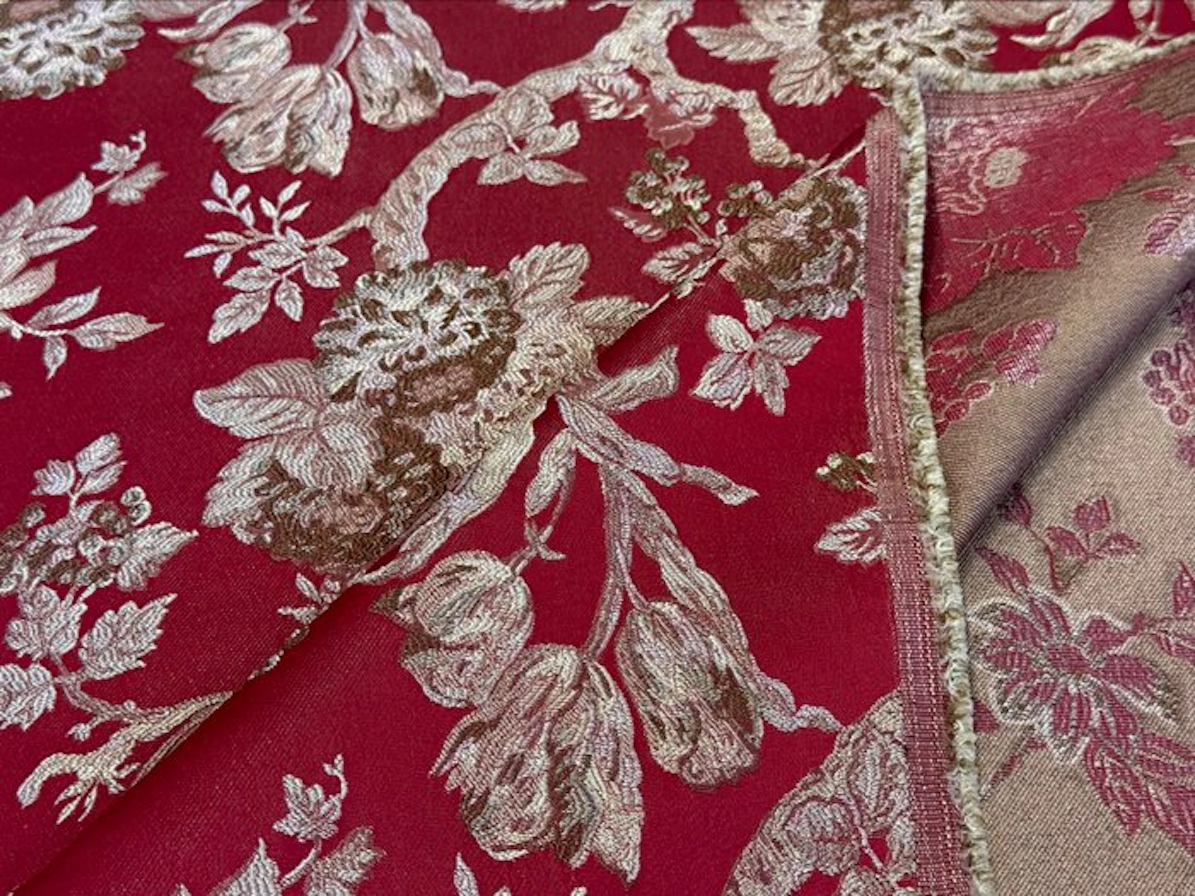 GCFabrics – Ruby Imperial Floral Lampasso – Prestigious...