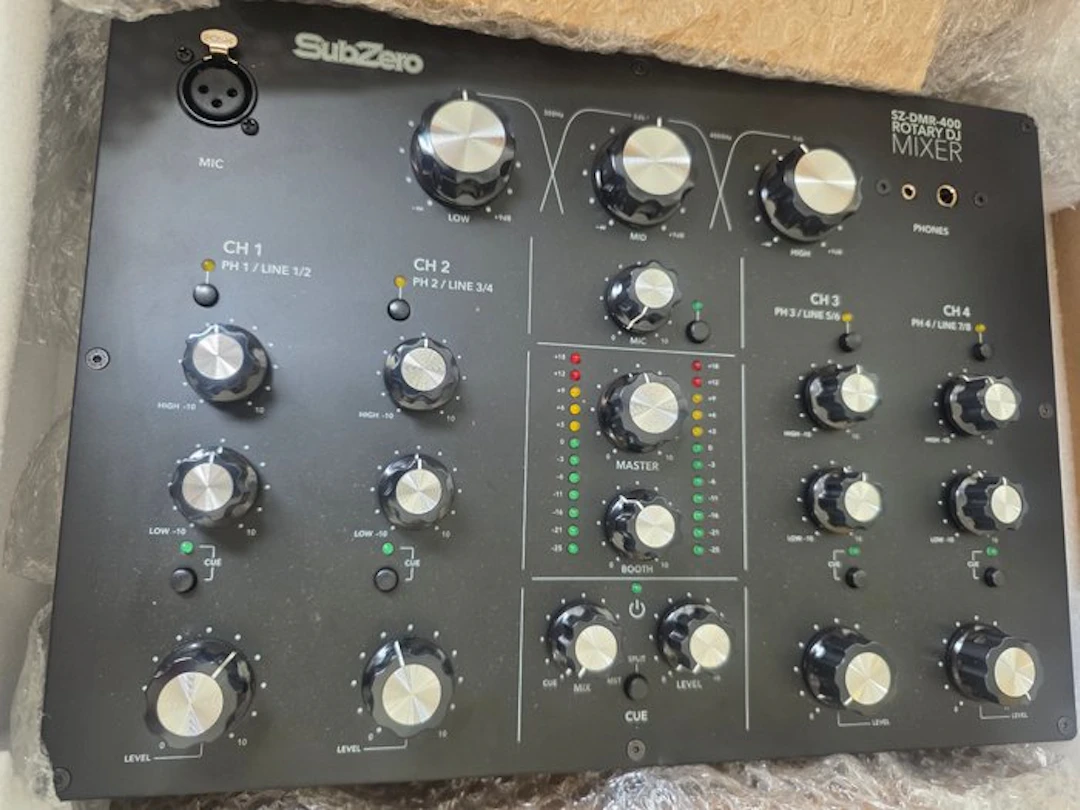 SubZero - SZ-DMR-400 Analogue mixer