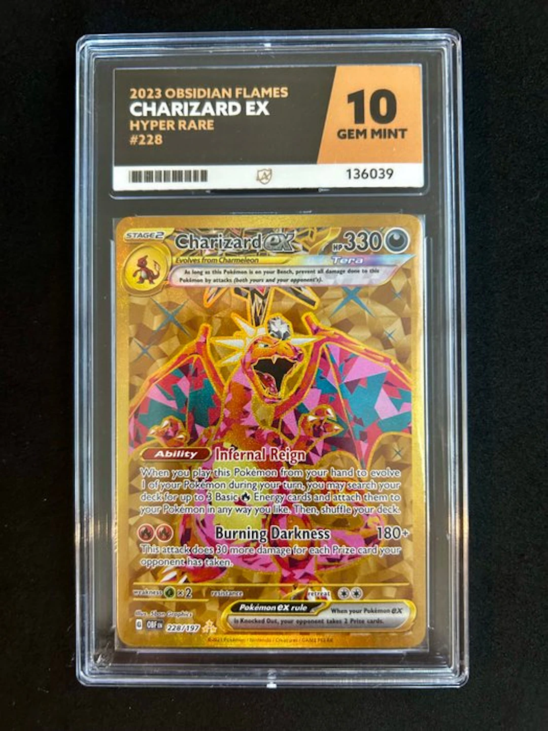 Pokémon - 1 Graded card - Charizard 228/197 Foil