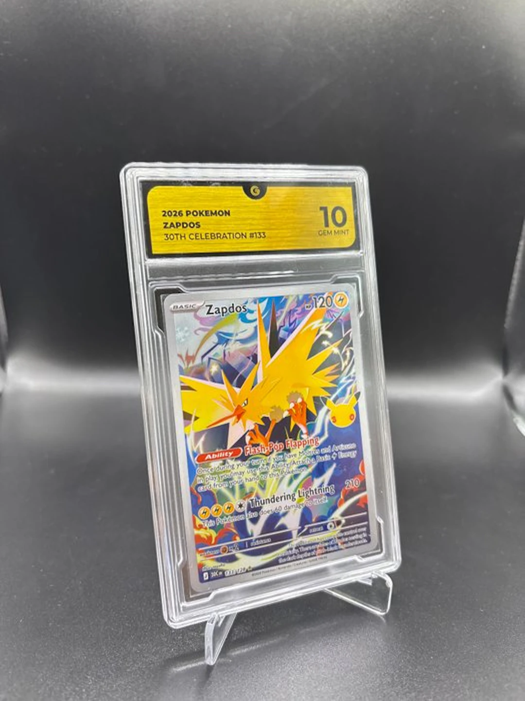 Pokémon - 1 Graded card - Zapdos 133 30TH Anniversary Full art - GG 10
