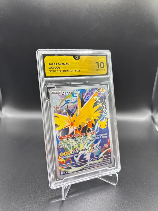 Pokémon - 1 Graded card - Zapdos 133 30TH Anniversary Full art - GG 10