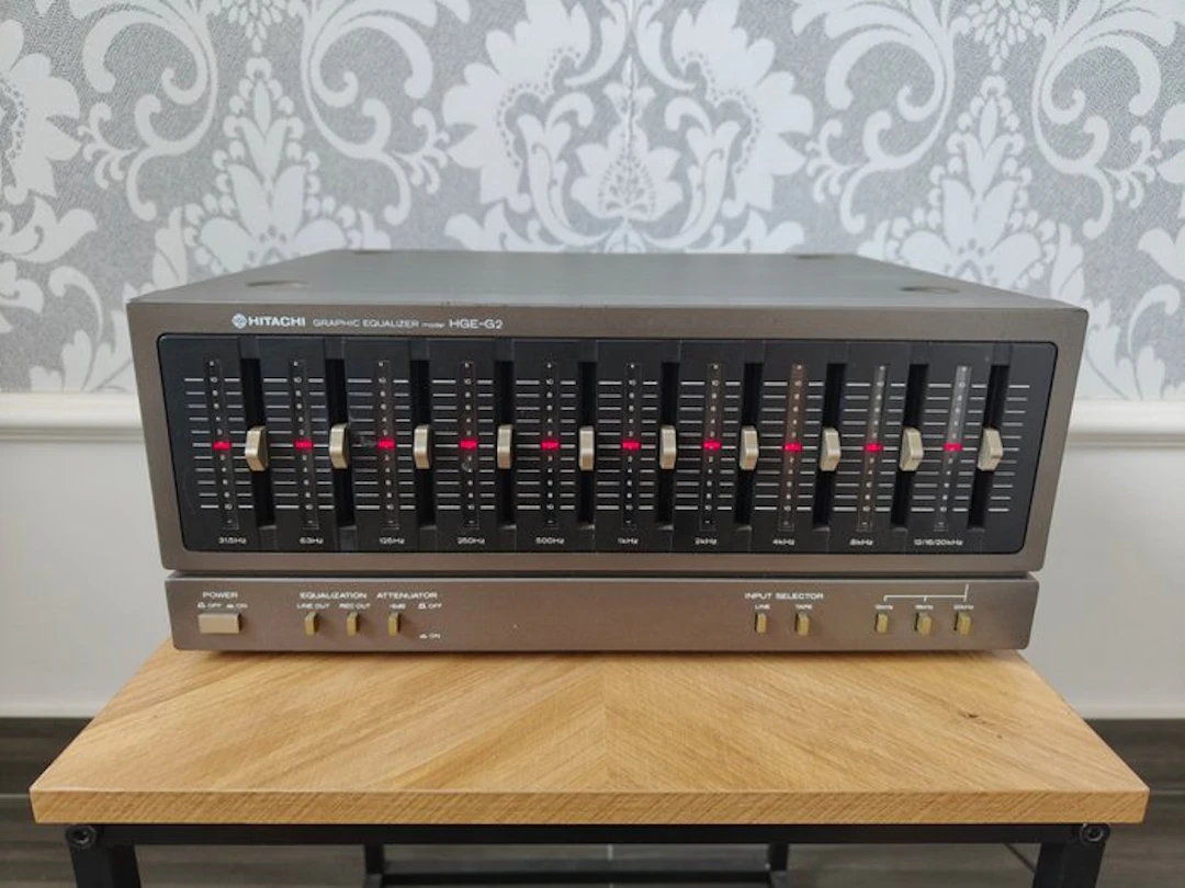 Hitachi - HGE-G2 / 10-Band Stereo graphic equalizer