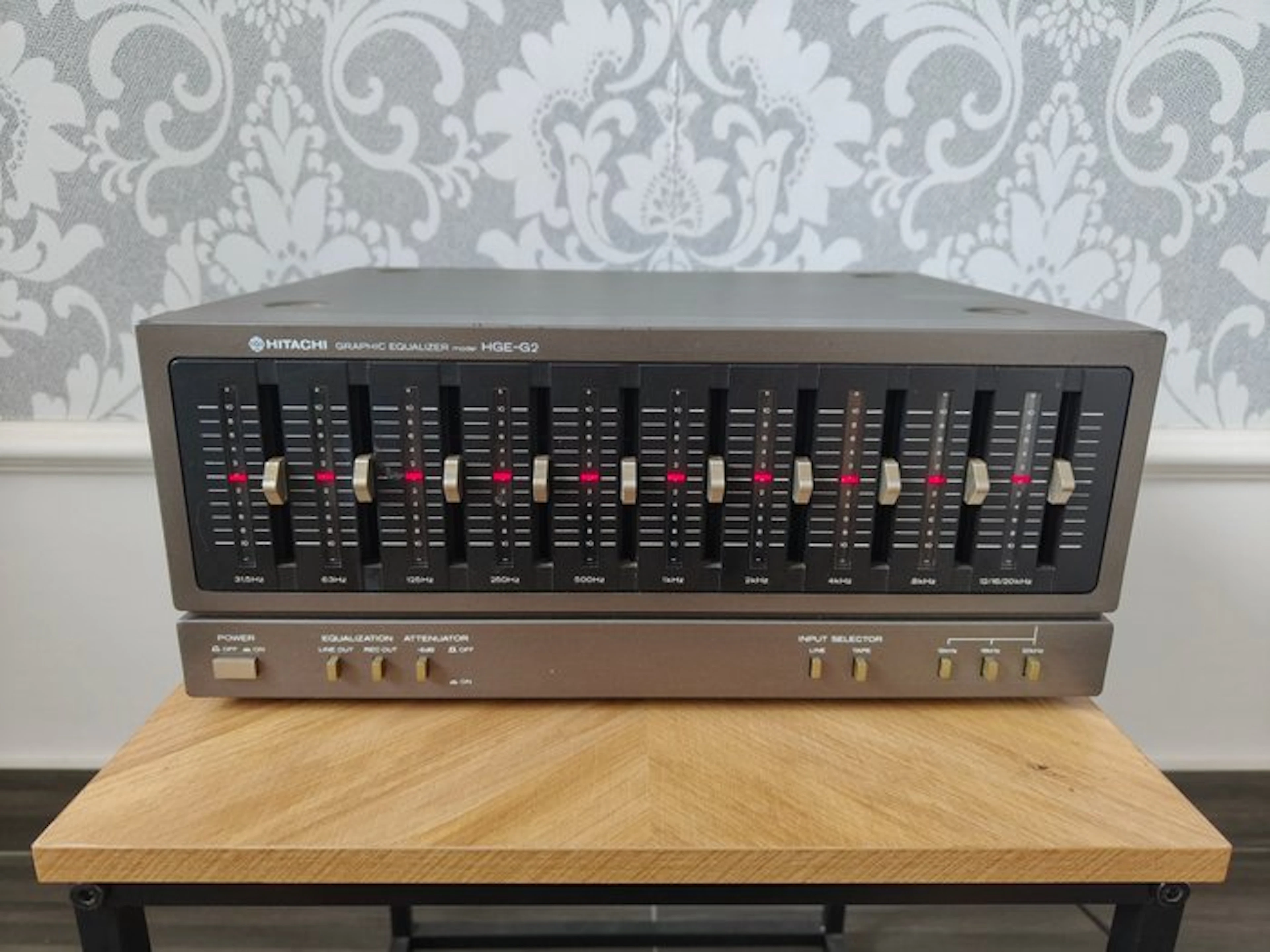 Hitachi - HGE-G2 / 10-Band Stereo graphic equalizer
