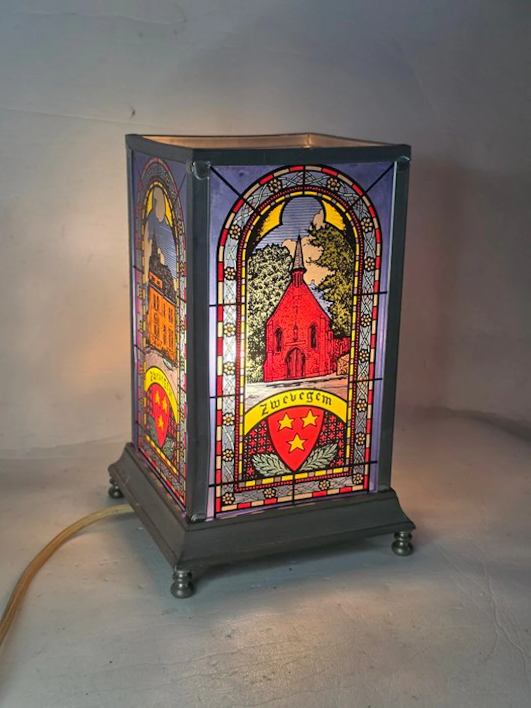 Uniek Vlaamse Tinnen Tiffany - stijl lamp - Lamp - Tin