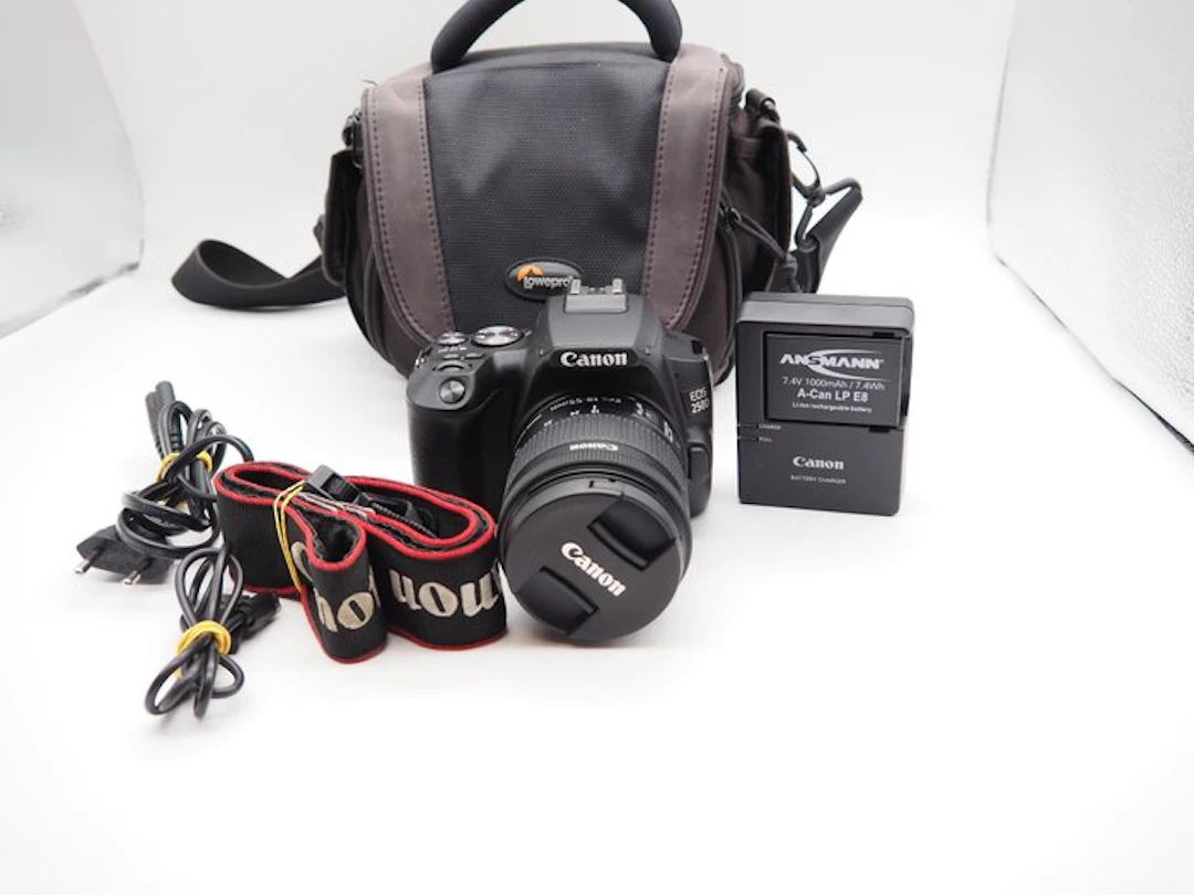 Canon eos 250D camera + 18-55mm lens (inclusief...