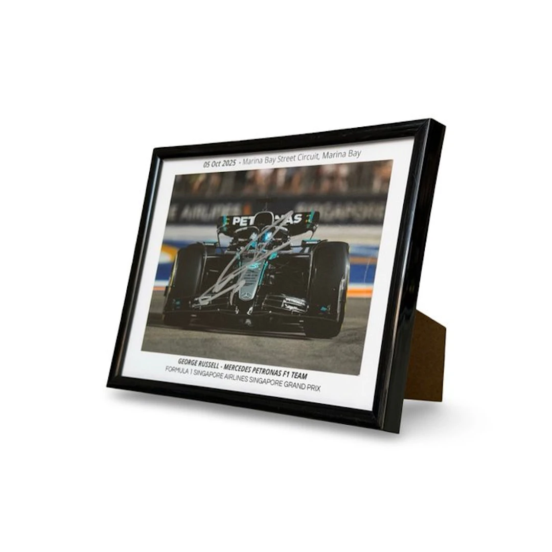Mercedes AMG Petronas - Formula 1 Singapore Airlines...