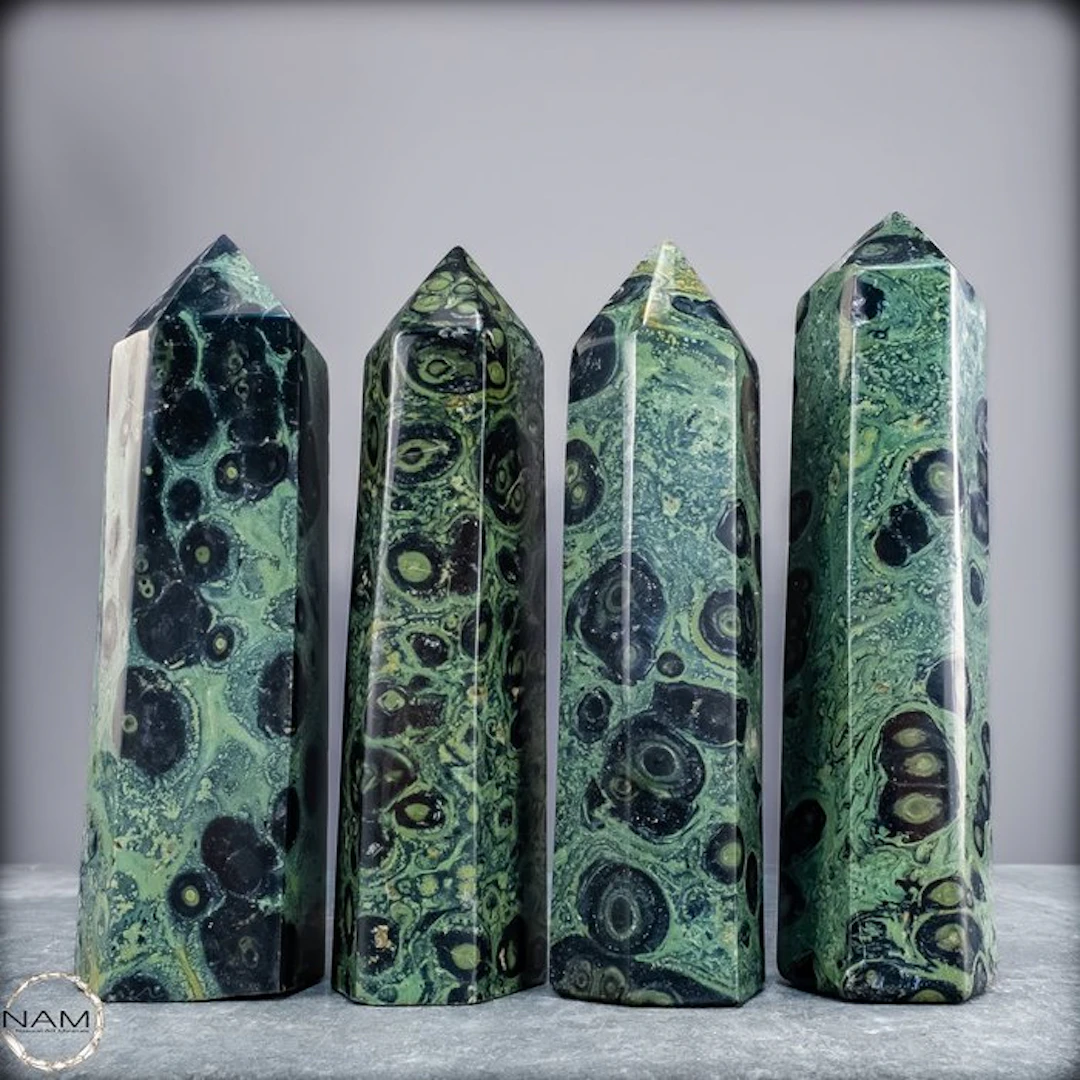 Kambaba Jasper – 4 hand-polished obelisks with a...