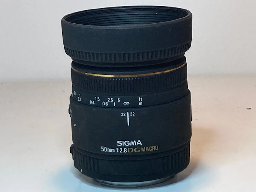 Sigma 50mm 1:2.8 DG MACRO Telelens