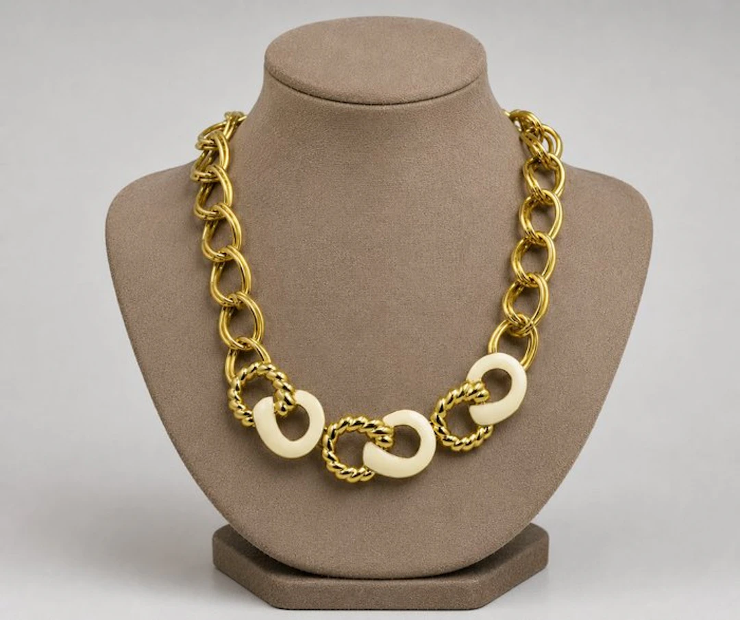 Monet - golden metal - Necklace