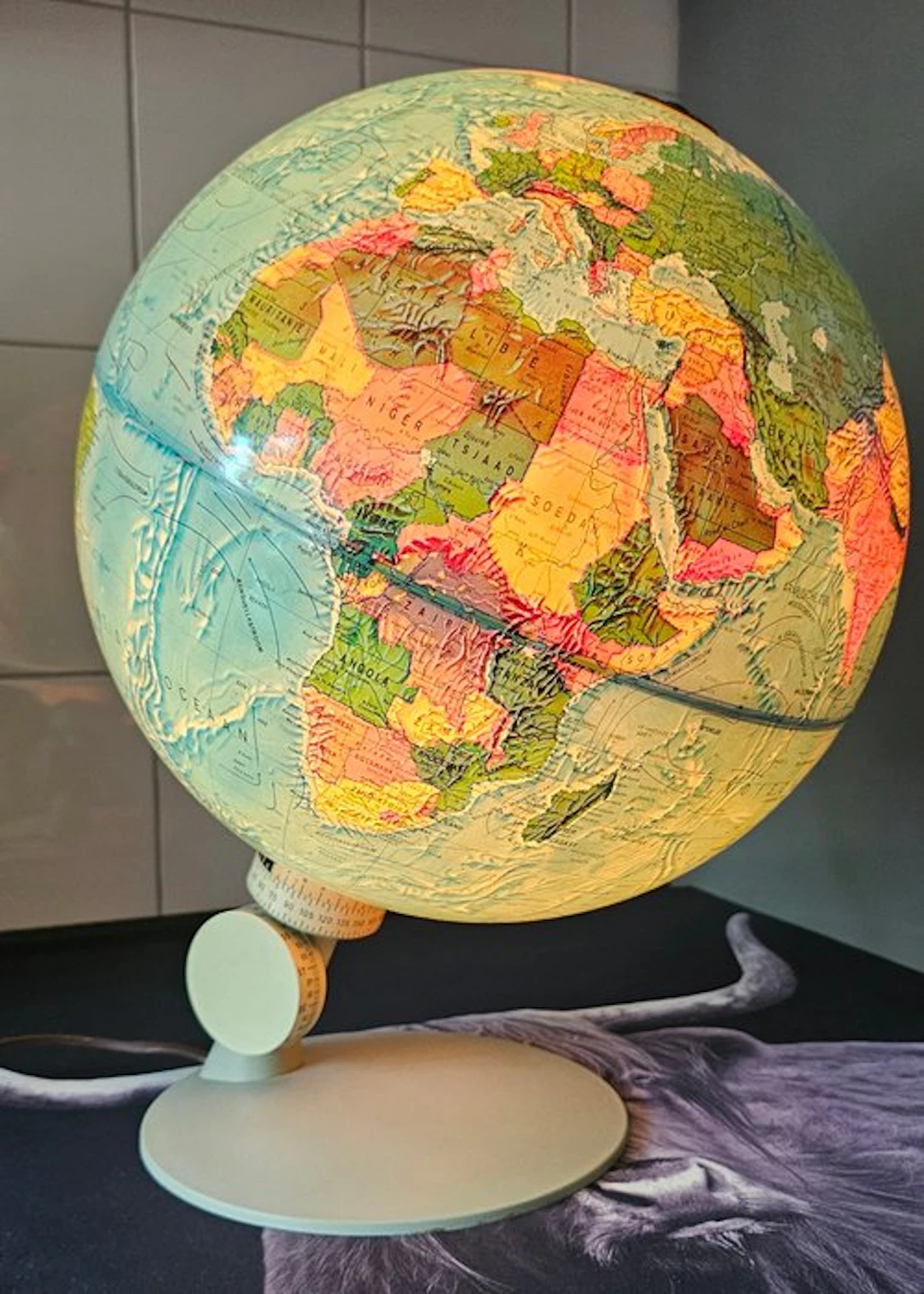 Tabletop globe - Danish table globe - 1970-1980