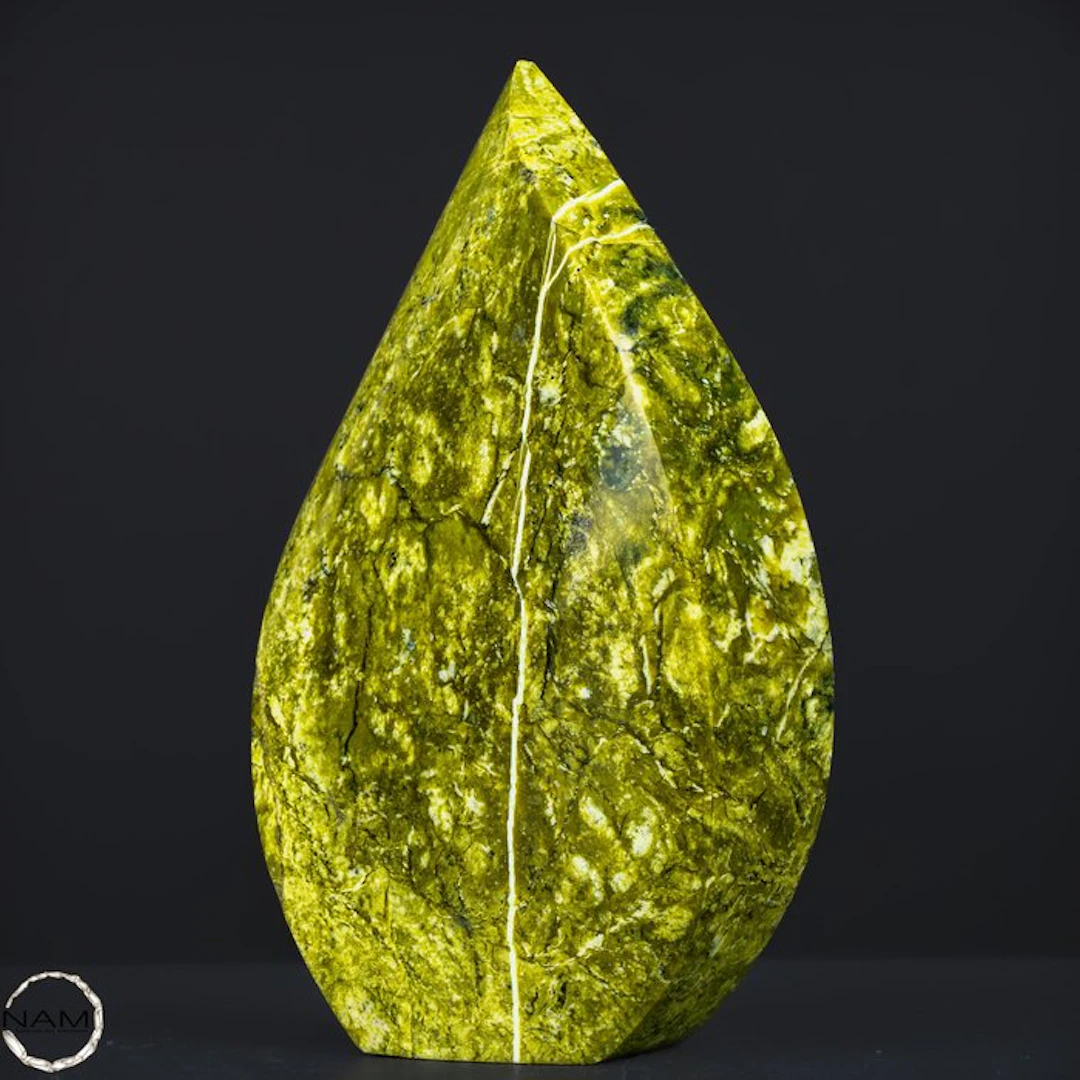 Very Rare Natural Serpentine Flame, From Peru- 961.99 g