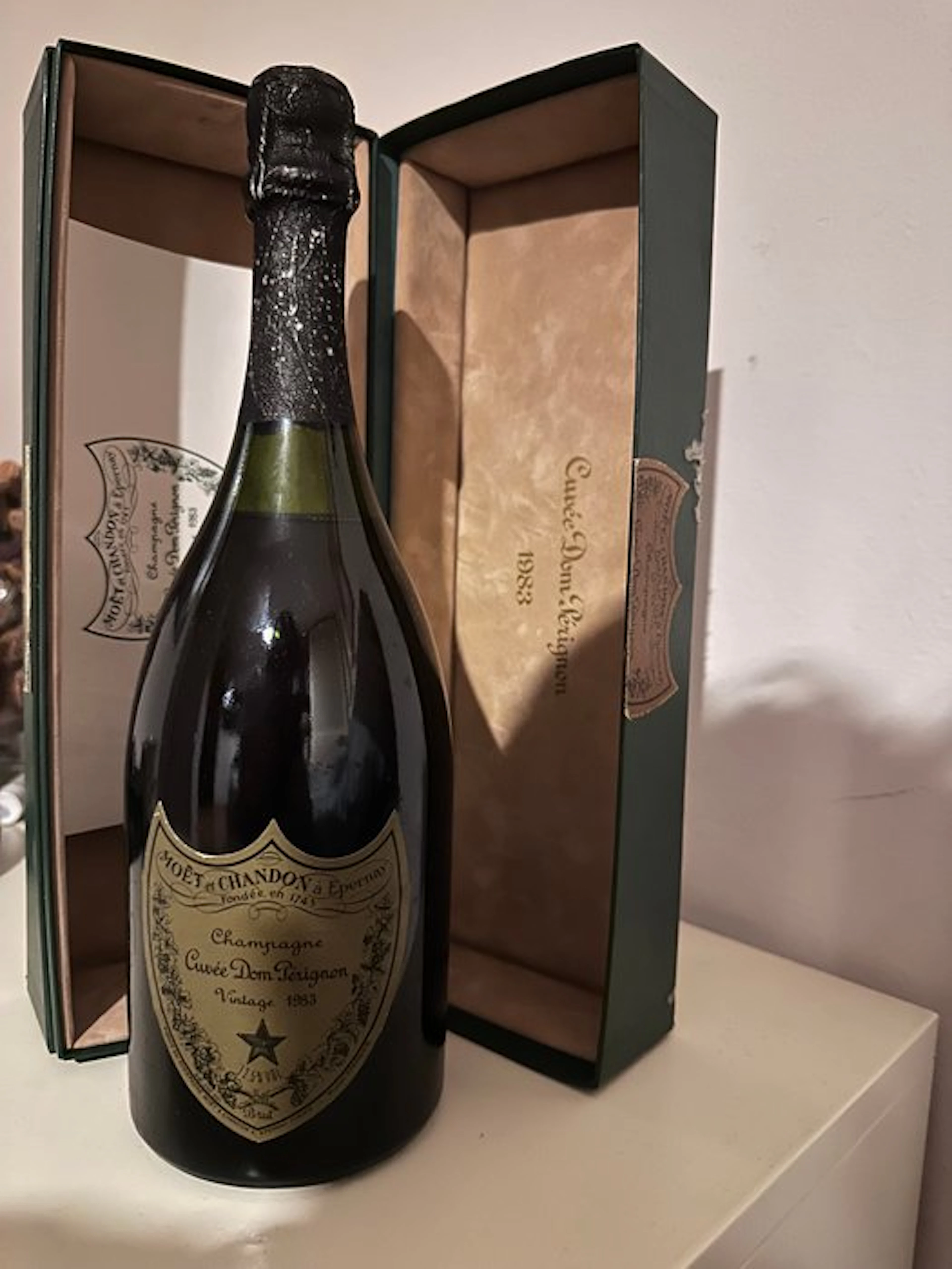 1983 Moët & Chandon, Cuvée Dom Pérignon - Champagne Brut - 1 Bottle (0.75L)