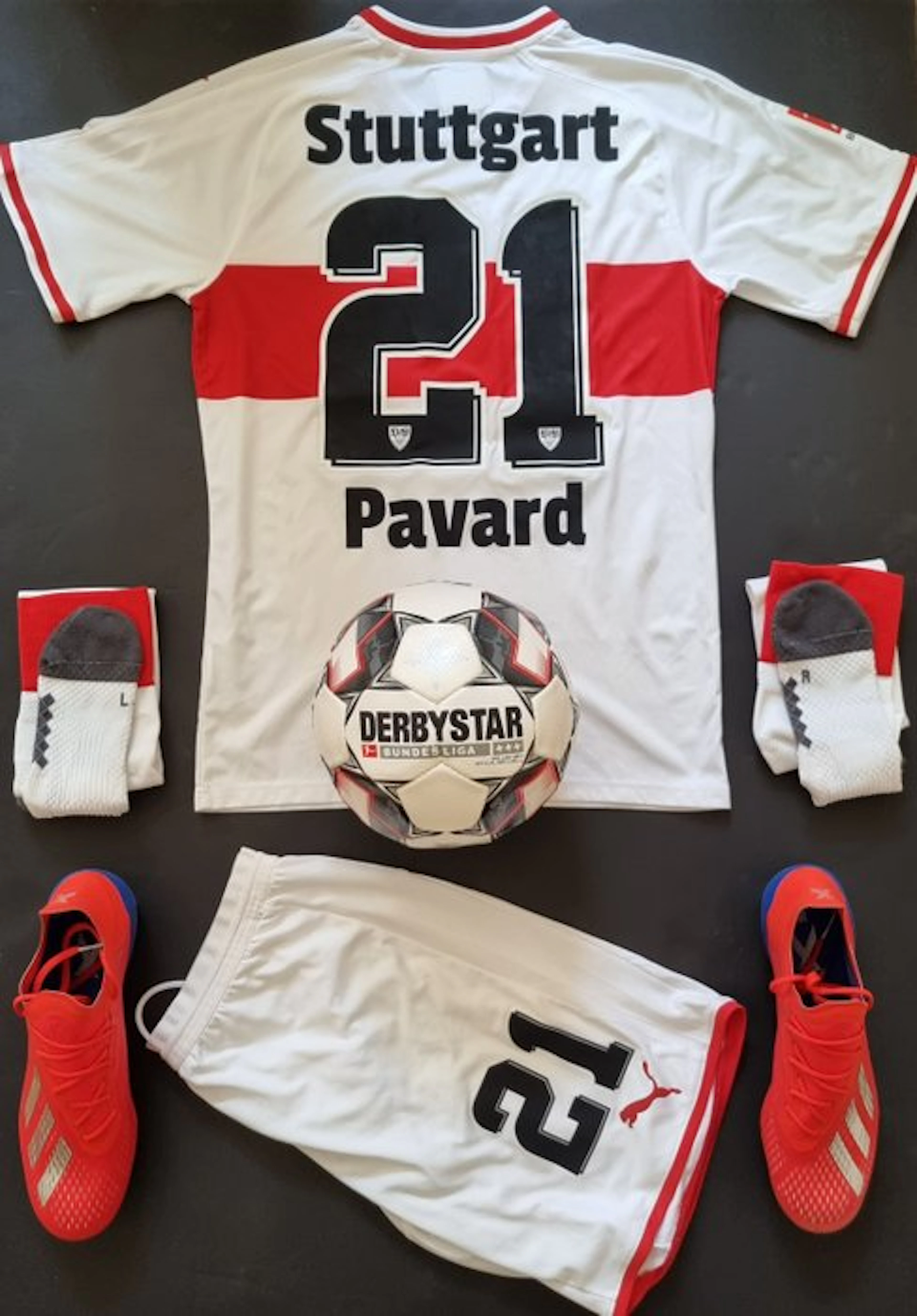 VfB Stuttgart - Bundesliga - Matchworn-Set Benjamin Pavard (Frankreich