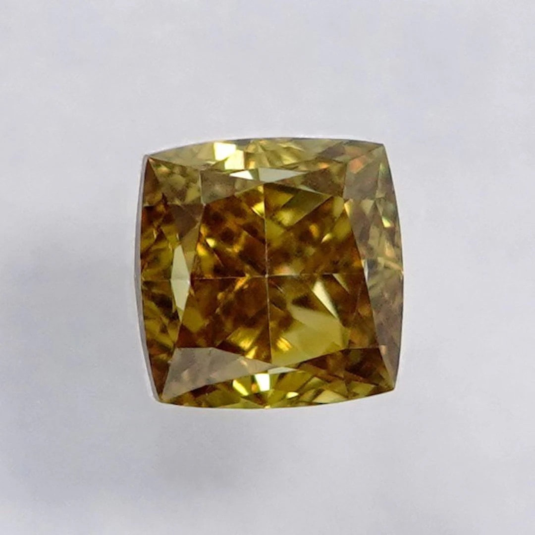No reserve price - 1 pcs Diamond (Natural coloured)...