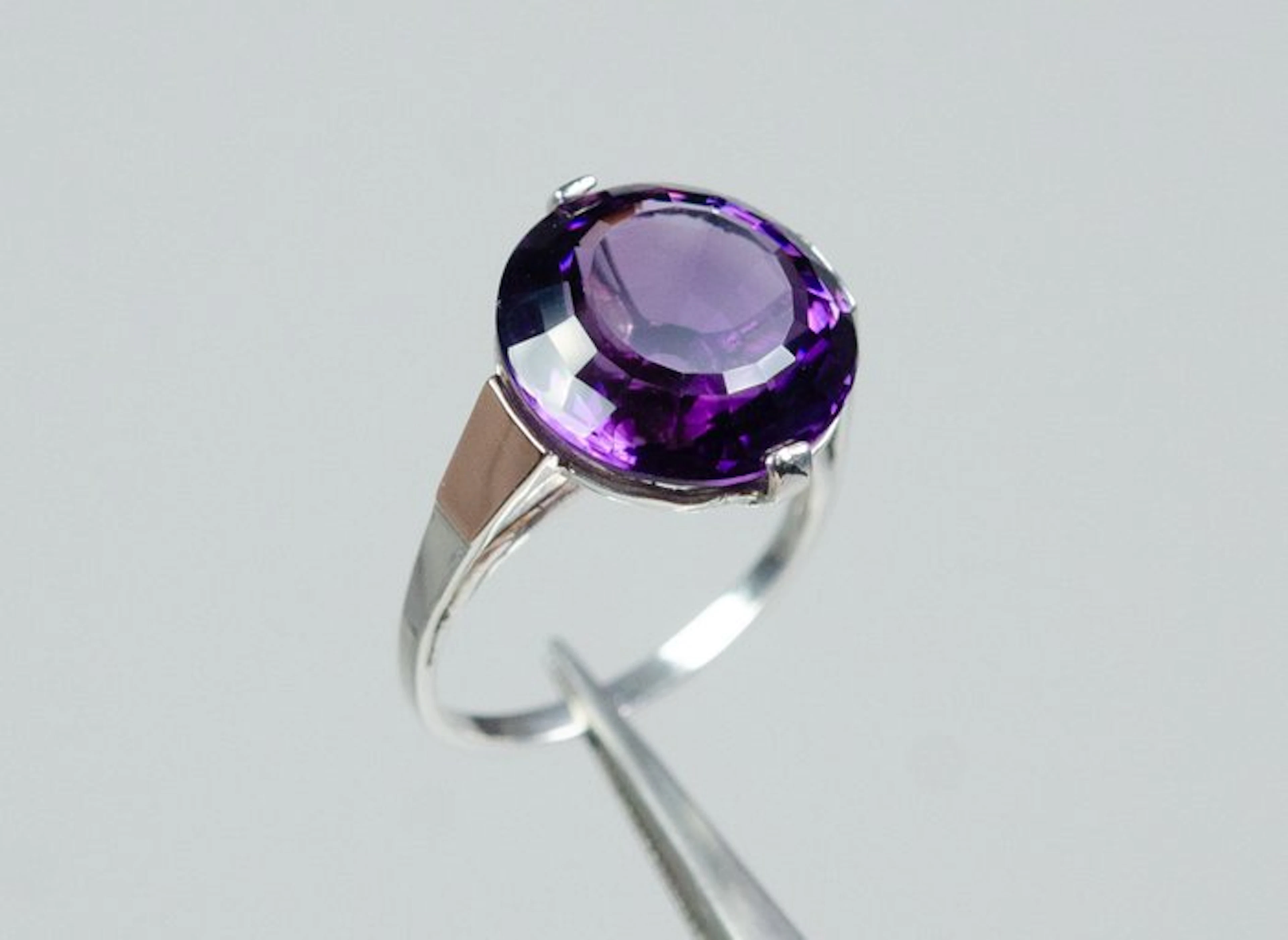 No reserve price - Ring - 9K gold/ 925 silver - 9.50 ct natural amethyst