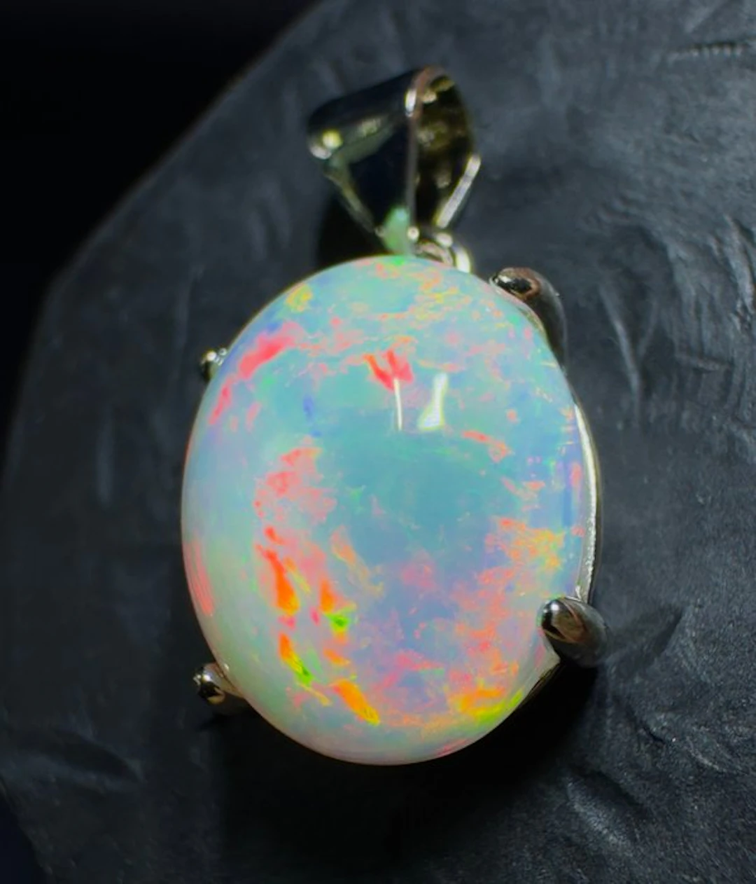 Opal Pendant - Height: 20 mm - Width: 10 mm- 1.46 g - (1)