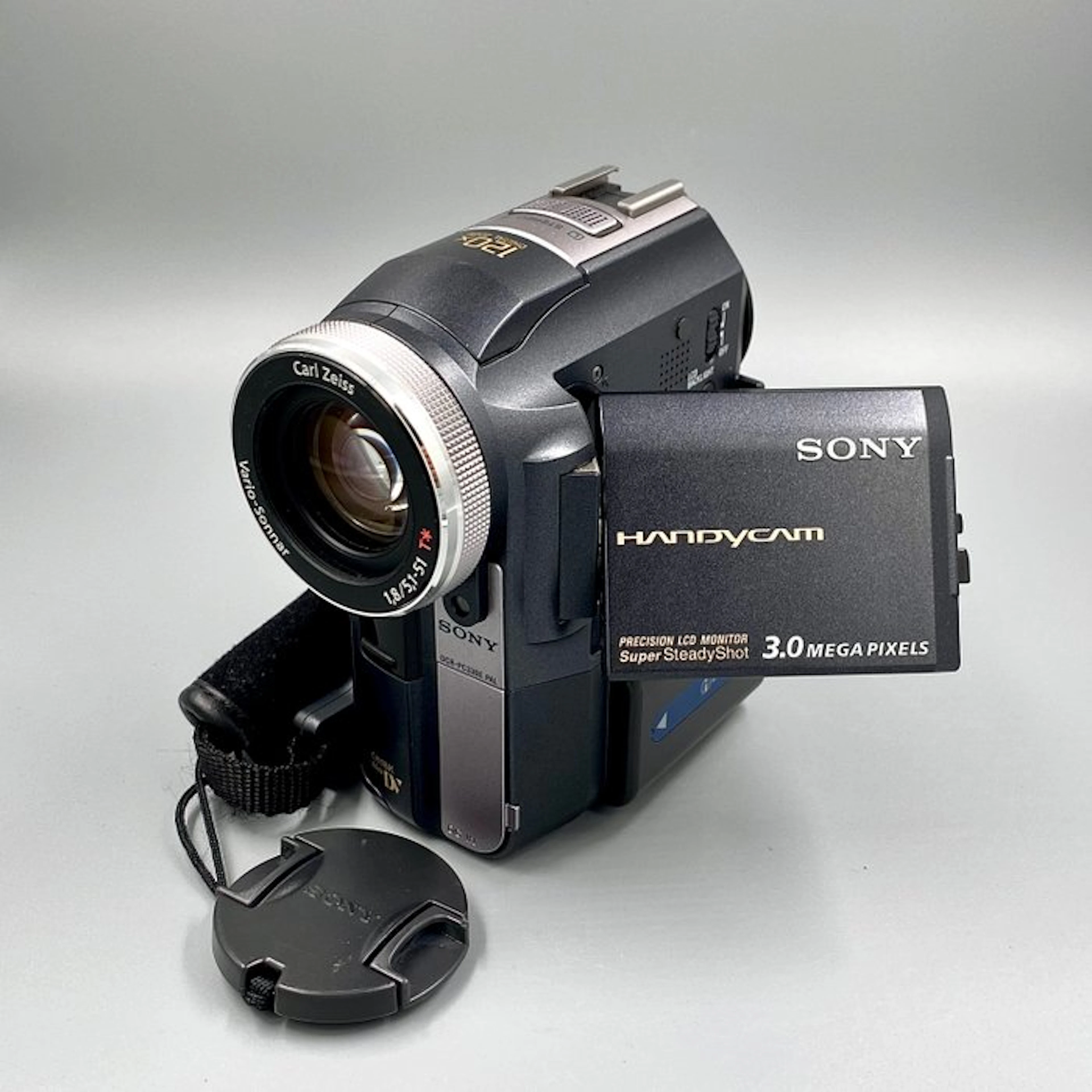 Sony DCR-PC330E Mini DV-DV camera