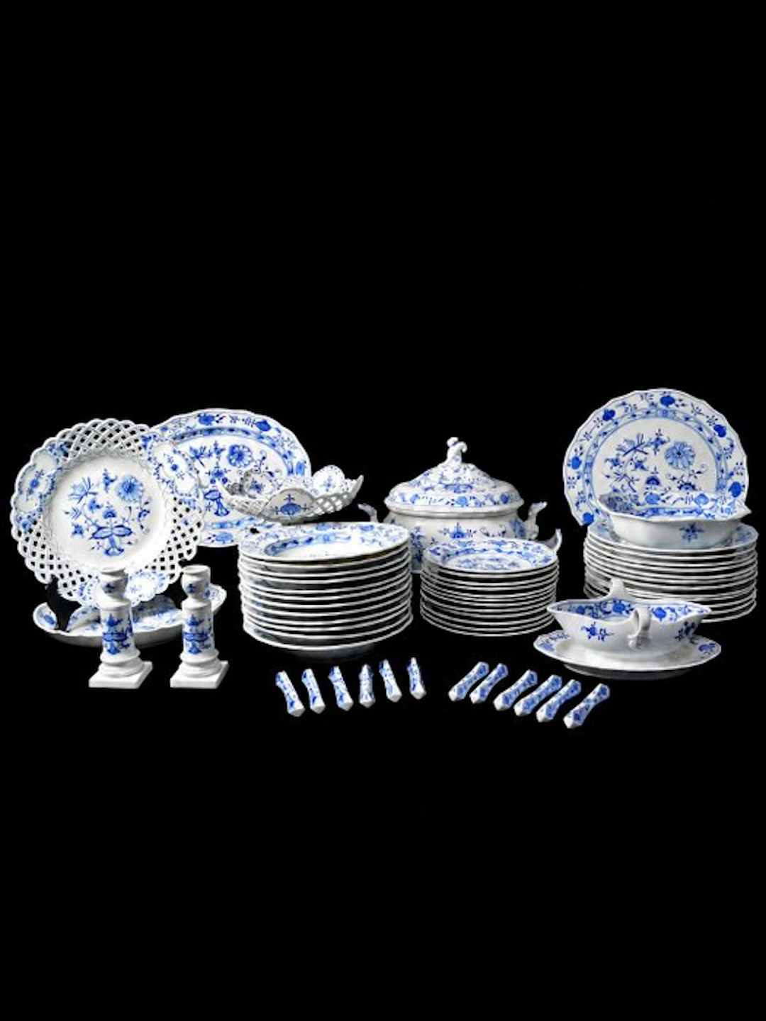 Meissen - Cipolla blu - Servizio da tavola per 12 persone...