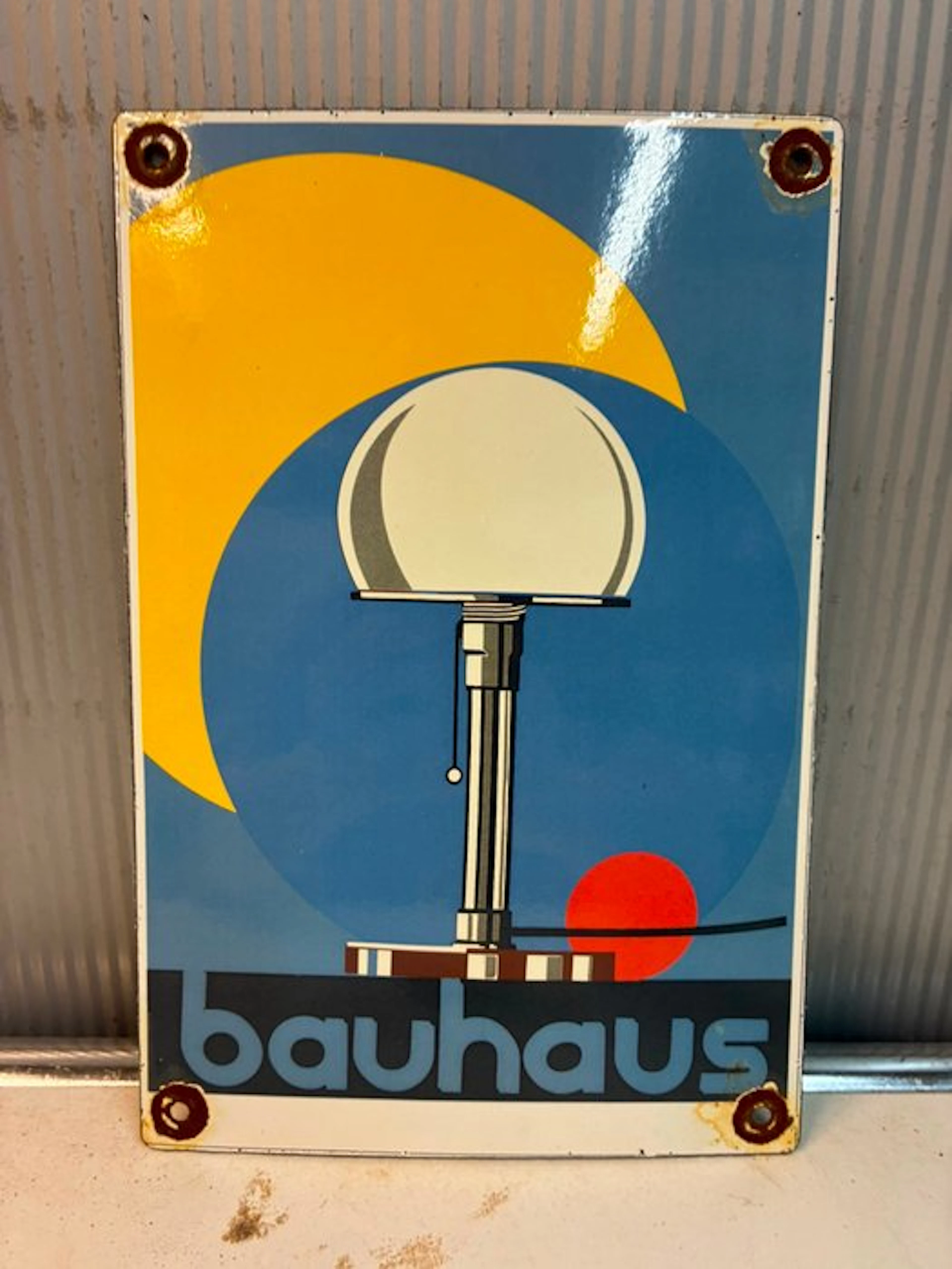 Bauhaus – Design Tafellamp – Emaille Reclamebord - Enamel sign - Enamel