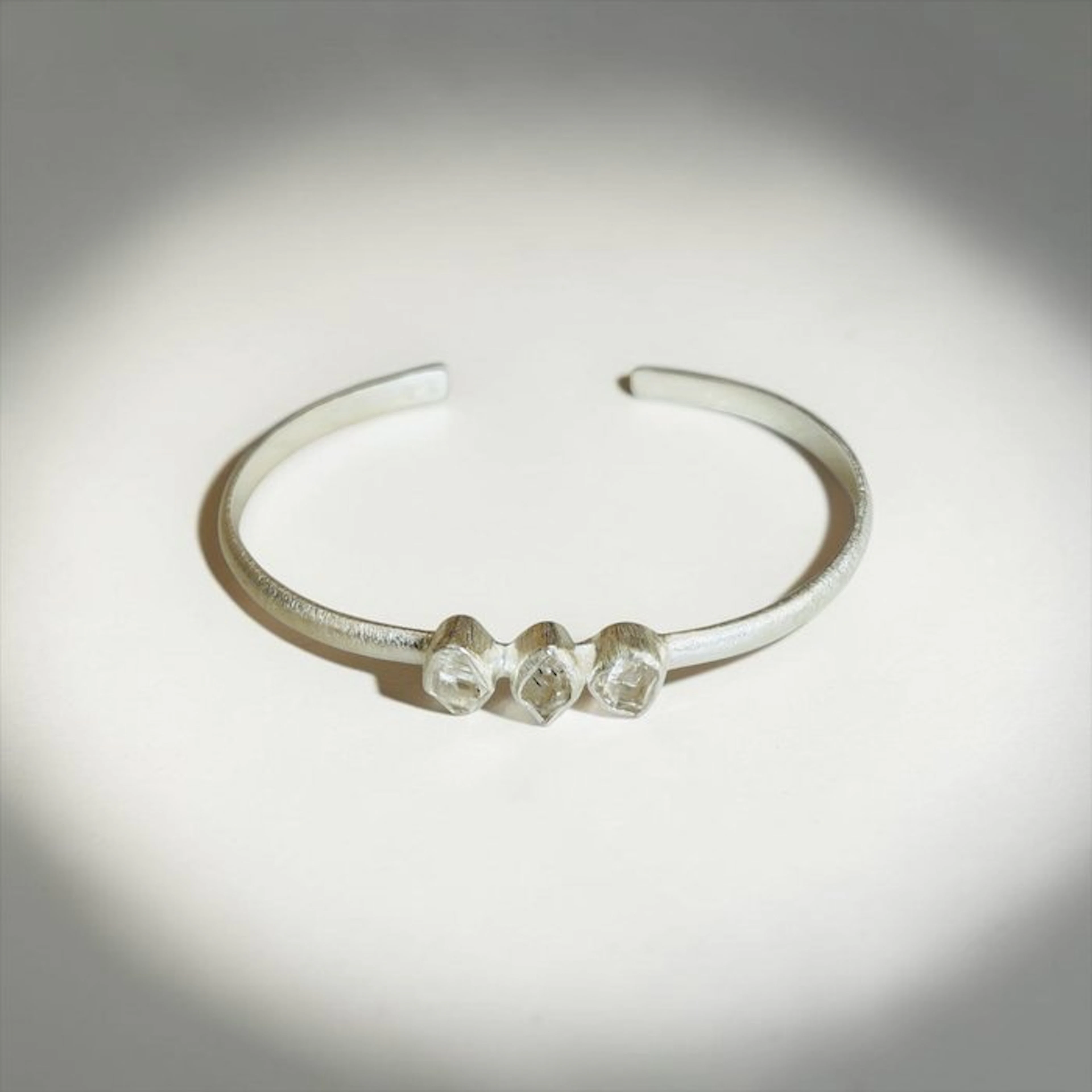 Herkimer quartz Silver bracelet - Height: 7.5 cm - Width: 5 cm- 14.39 g - (1)