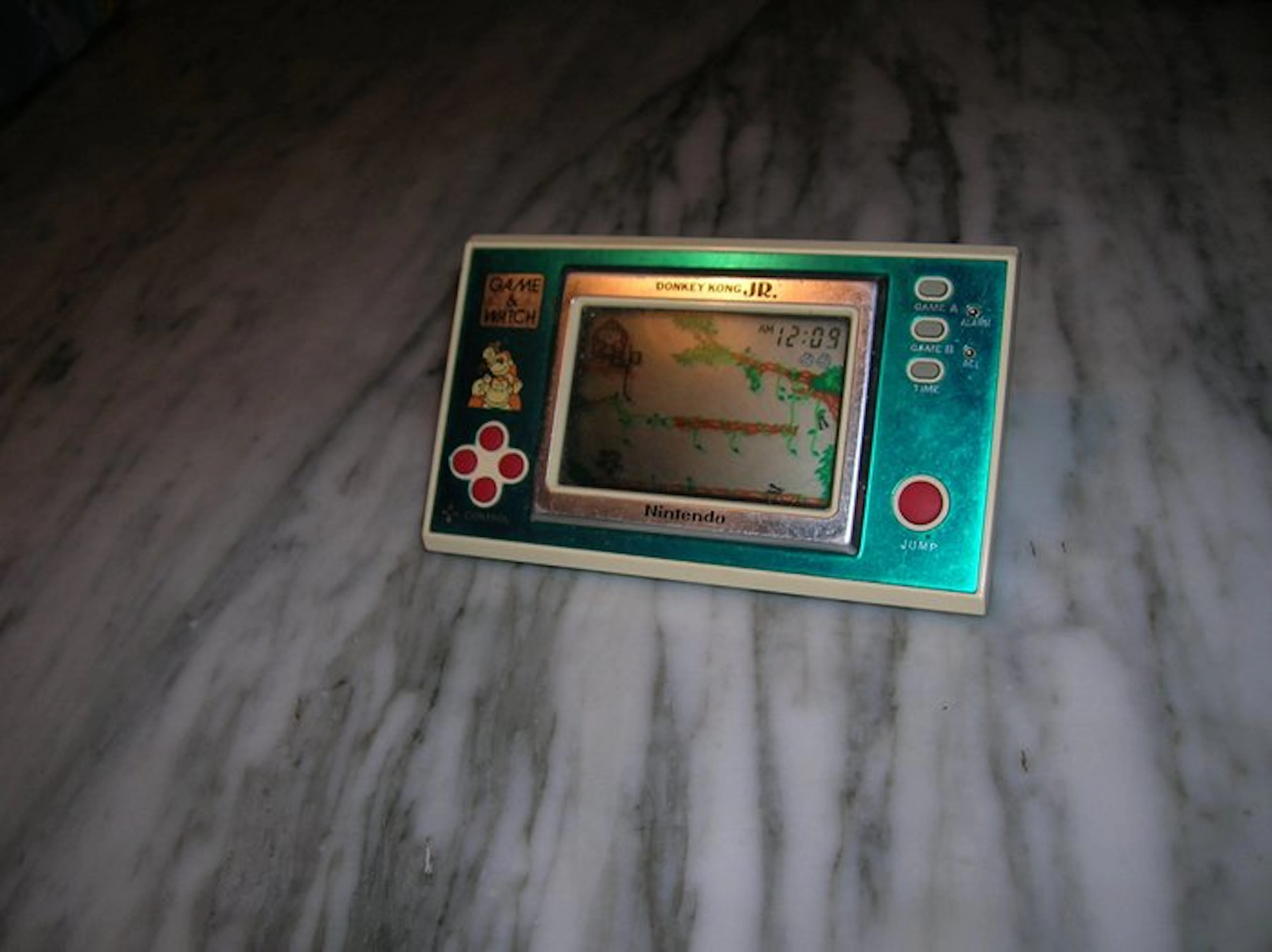 Nintendo - Game & Watch - Wide Screen - Donkey Kong Jr